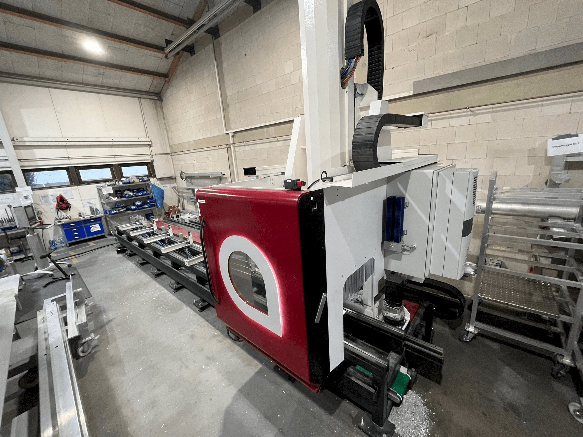 Koneen Austen AX 607 etunäkymä