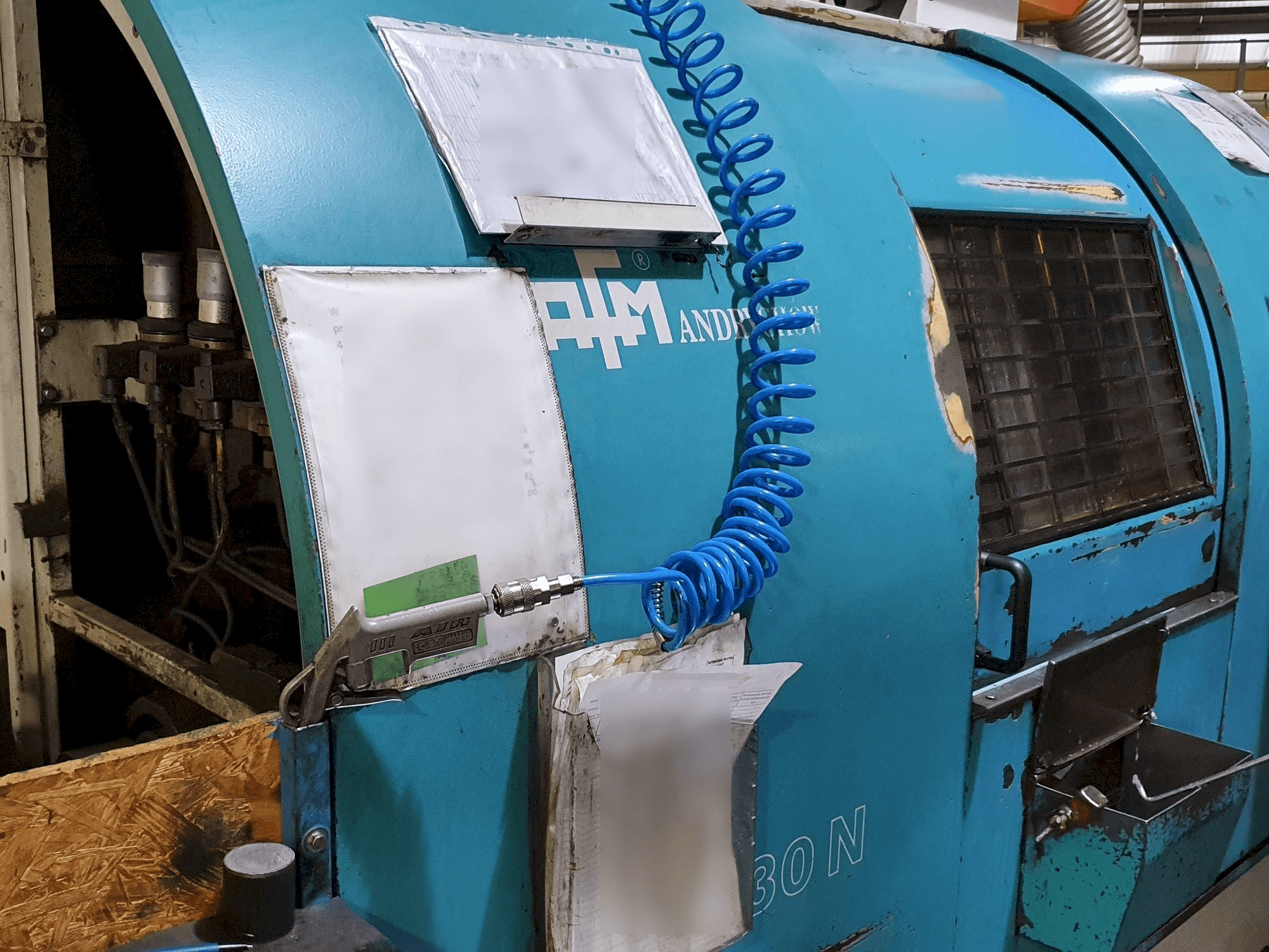 Koneen AFM TAE-30N etunäkymä