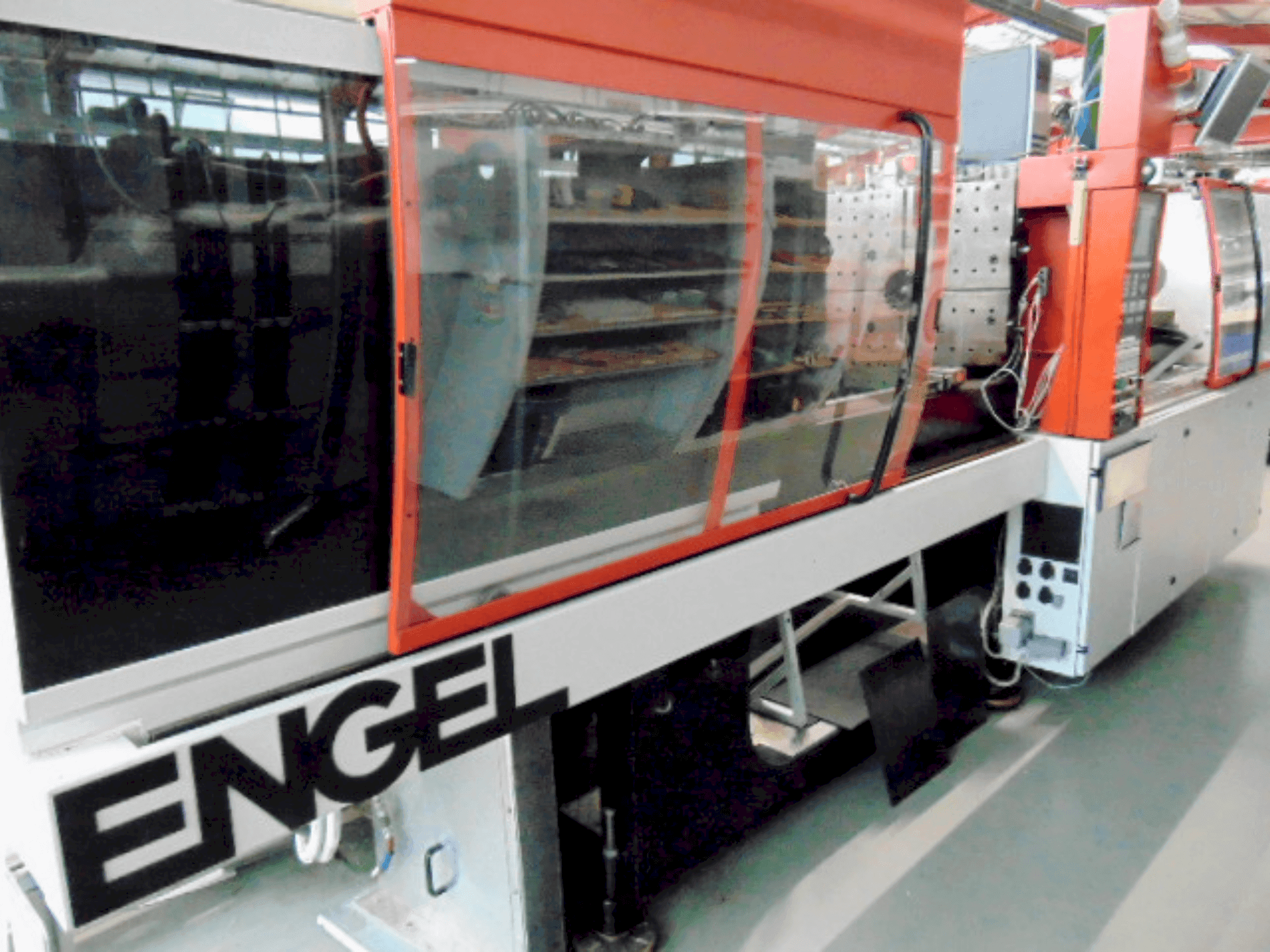 Koneen Engel ES 650 / 150 HL etunäkymä