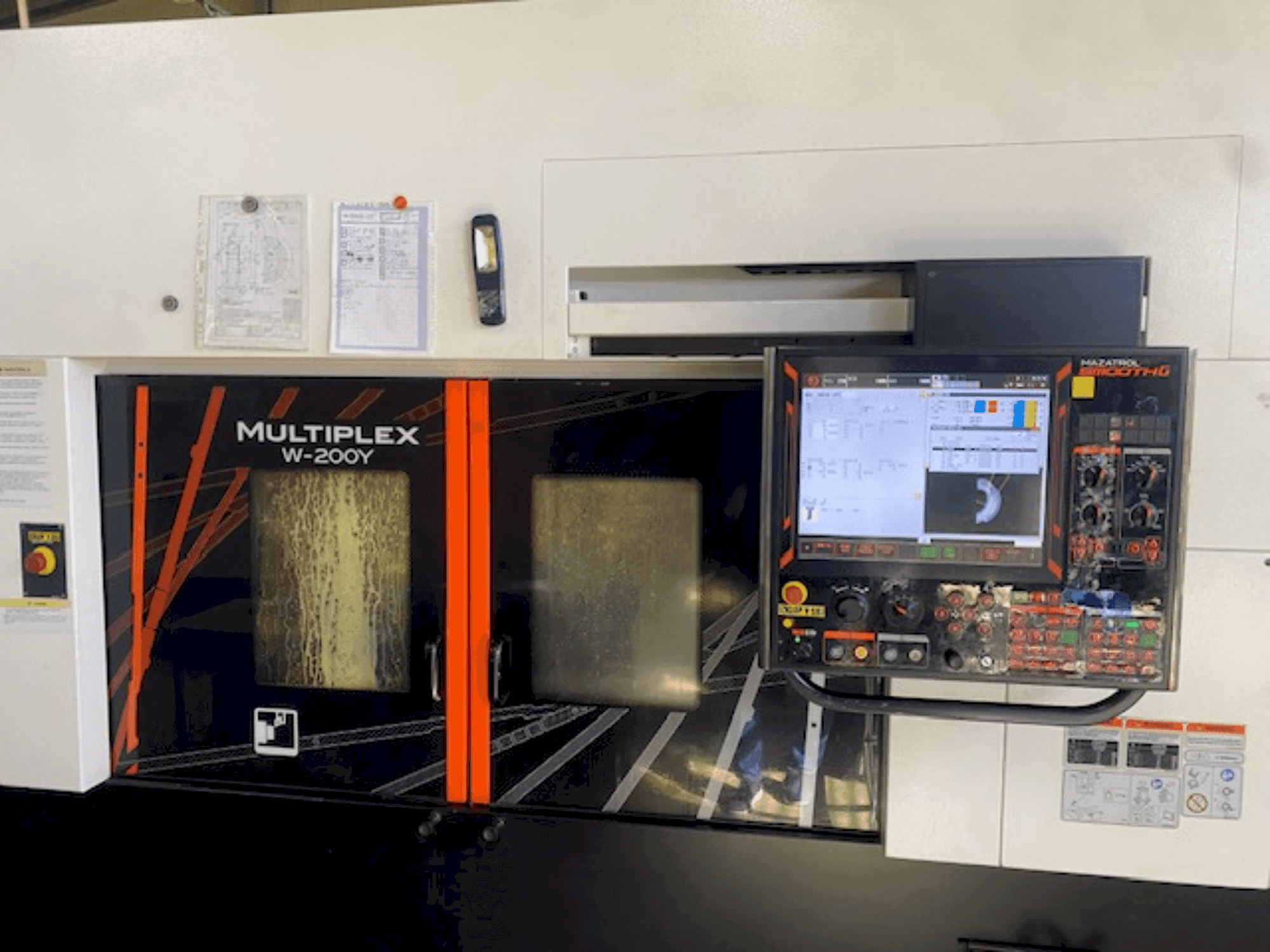 Koneen Mazak multiplex 200 y etunäkymä