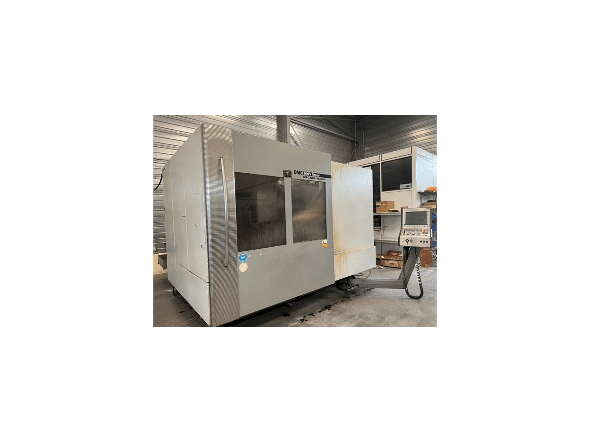 Koneen DMG Deckel Maho 104 V linear etunäkymä