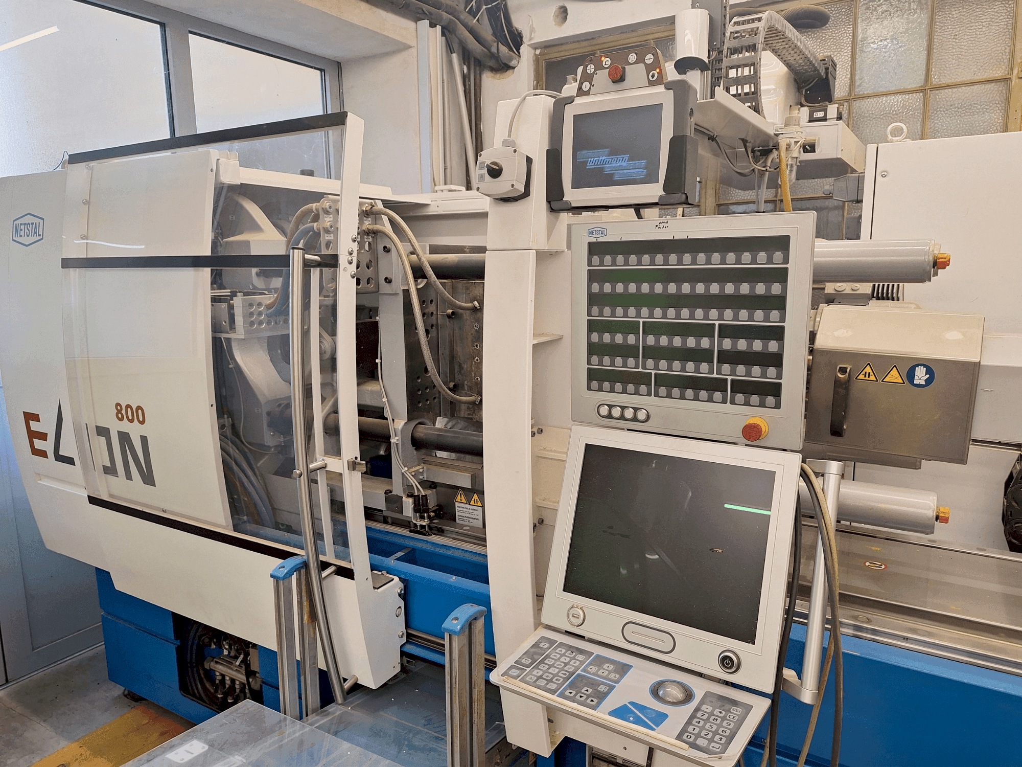 Koneen Netstal Elion 800-270 etunäkymä