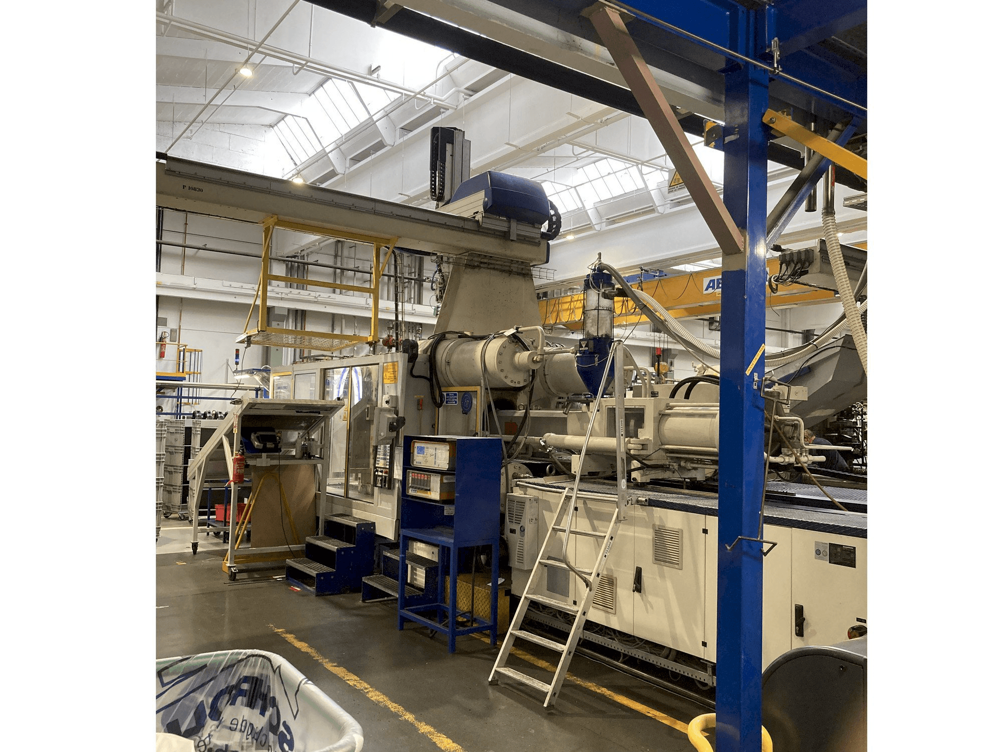 Koneen Krauss Maffei 650 – 2700 C1 etunäkymä