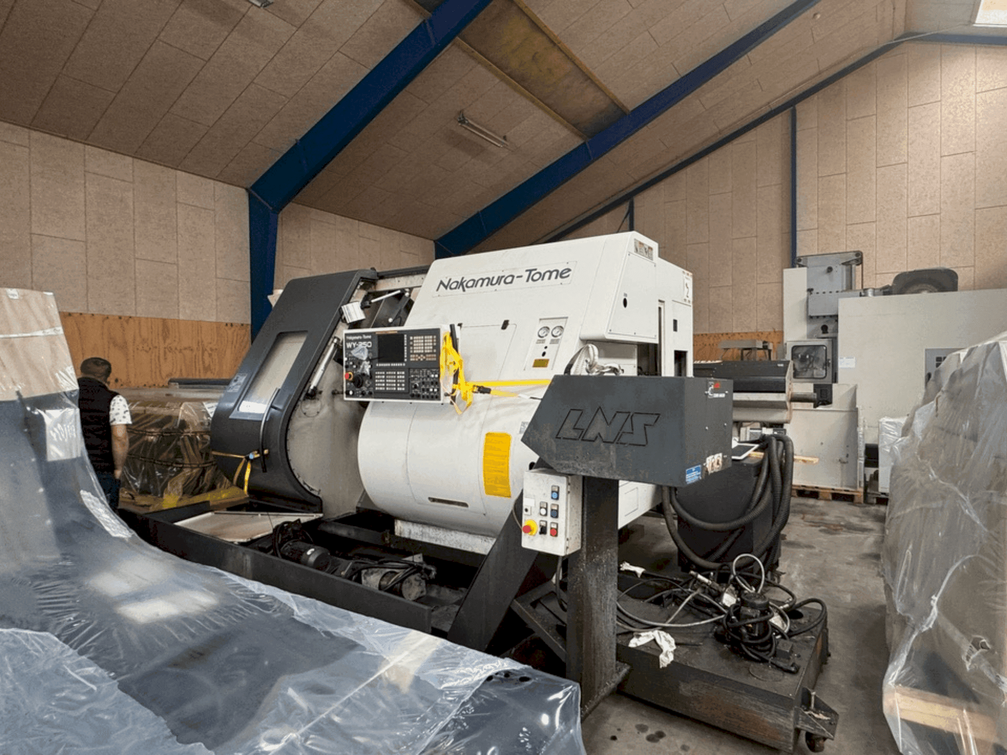 Koneen NAKAMURA-TOME WY-250 etunäkymä