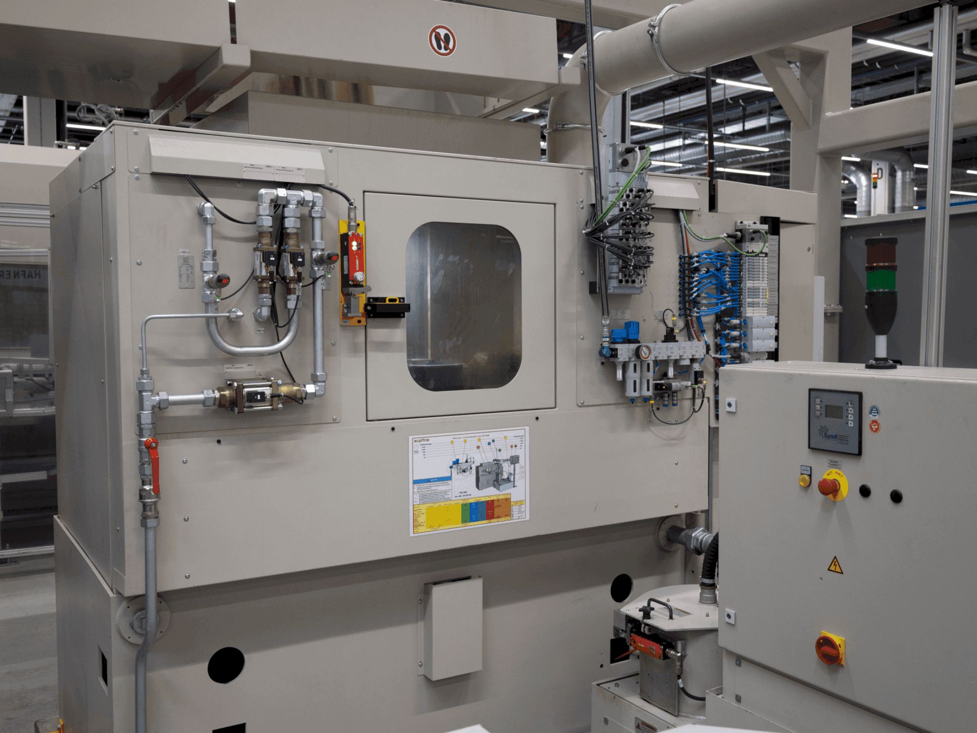 Koneen SUPFINA LCM 220/4-220/3 etunäkymä