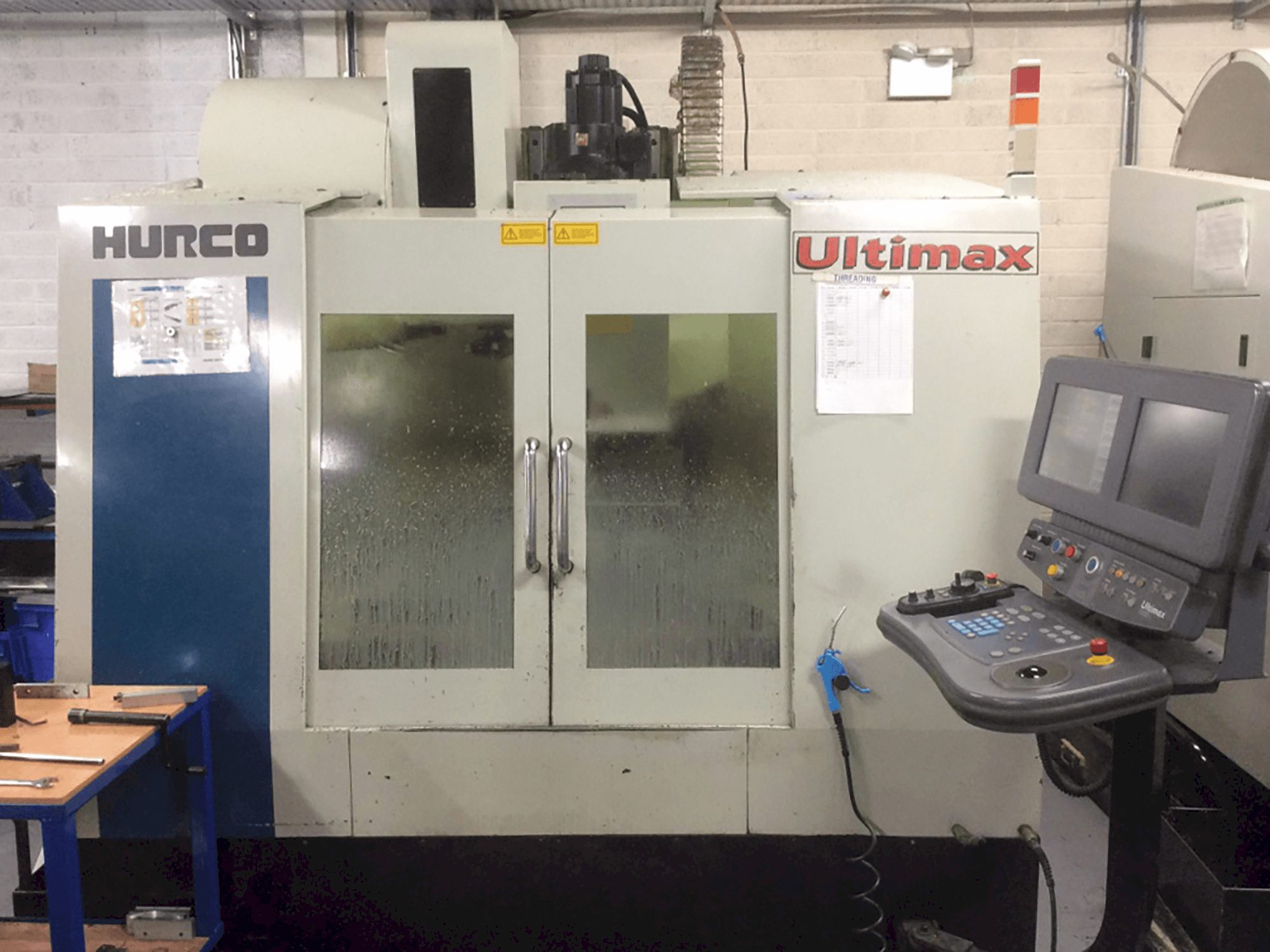 Koneen Hurco etunäkymä Ultimax VMX30