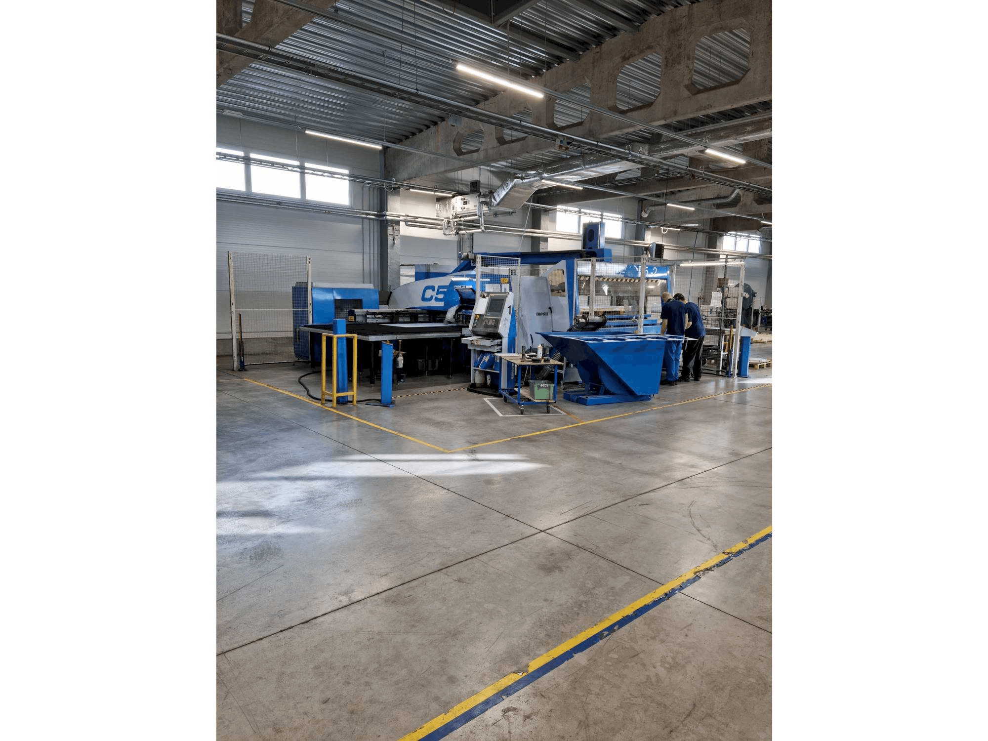 Koneen Finn-Power C5 + Compact Express vasemman sivun näkymä