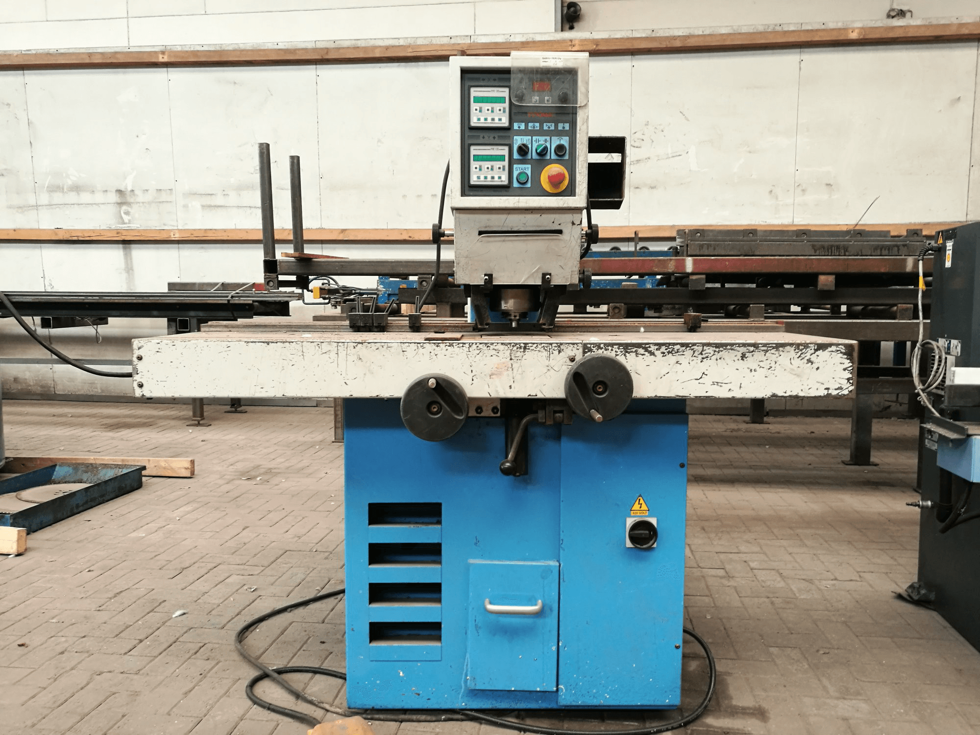 Koneen Euromac etunäkymä XP 750/25