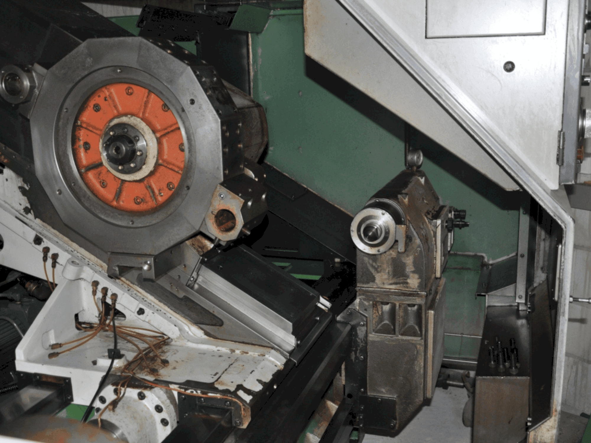 Koneen Mazak QT 35 N x 1000 etunäkymä