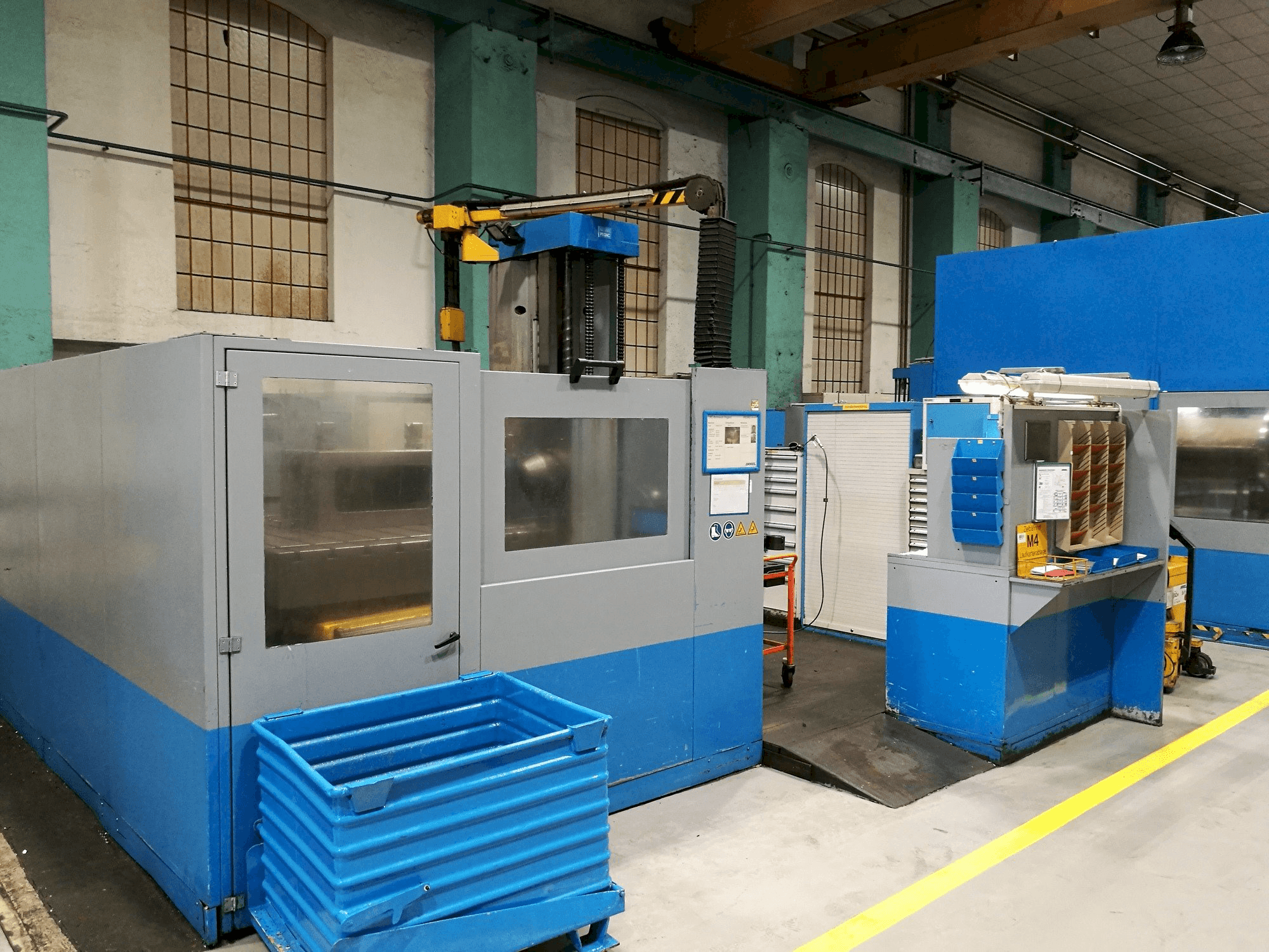 Koneen PEGARD AF 130 S vasen näkymä