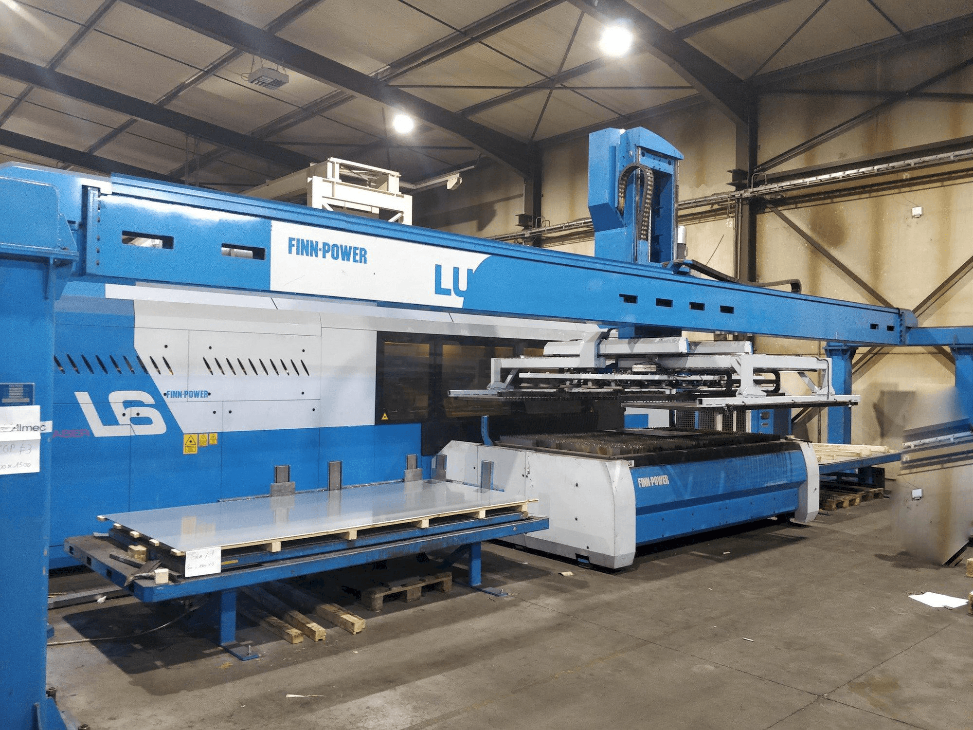 Koneen Finn-Power L6 etunäkymä