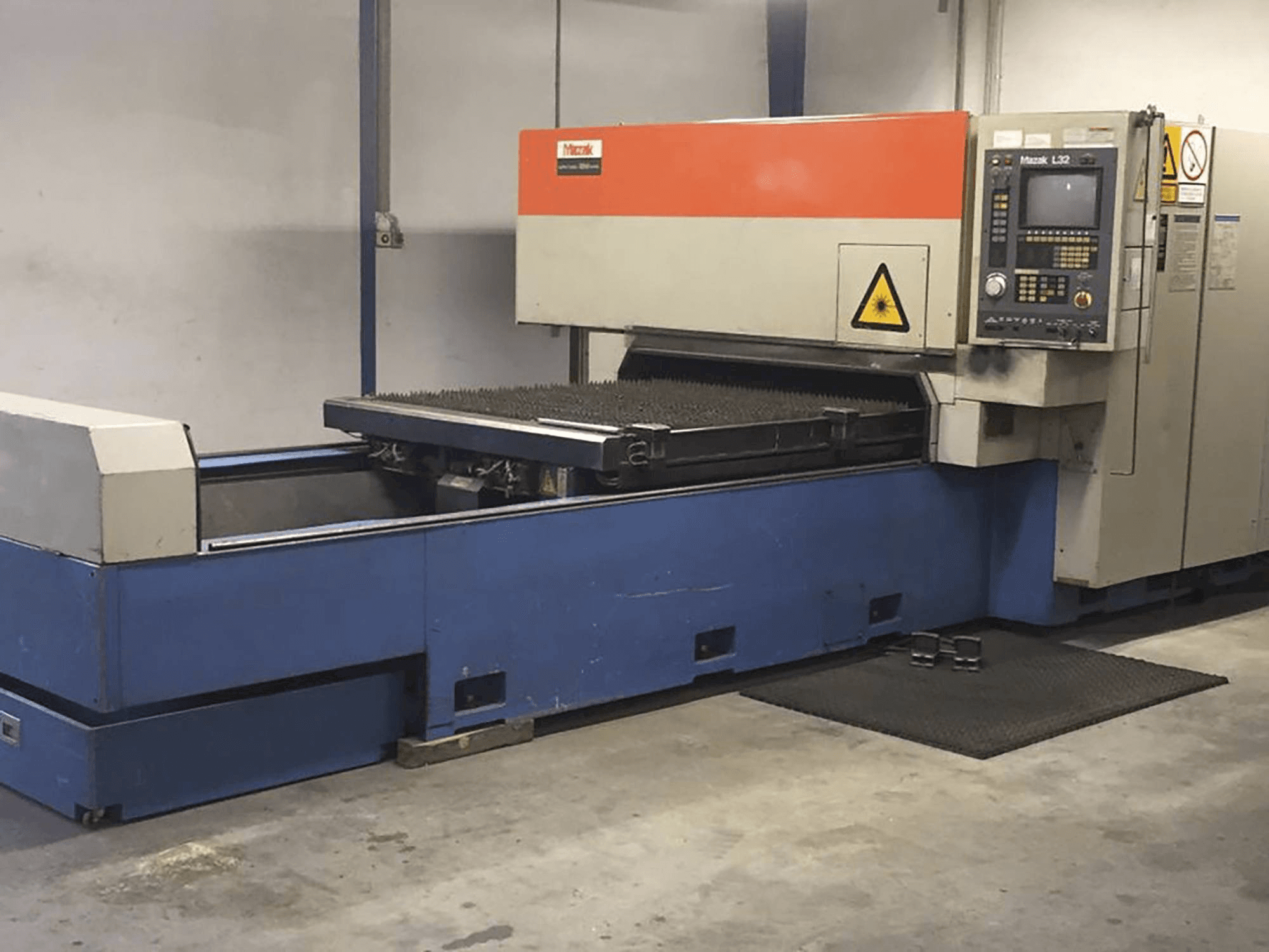 Koneen Mazak oikea näkymä SUPERTURBO X510