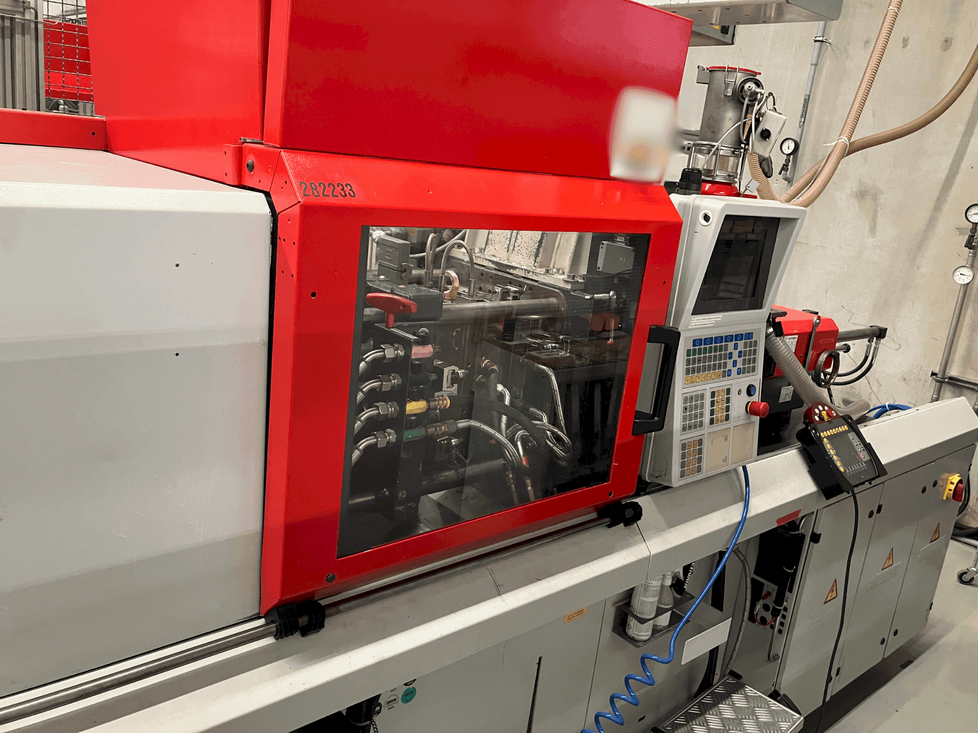 Koneen Arburg Allrounder 320 S 500-150 etunäkymä