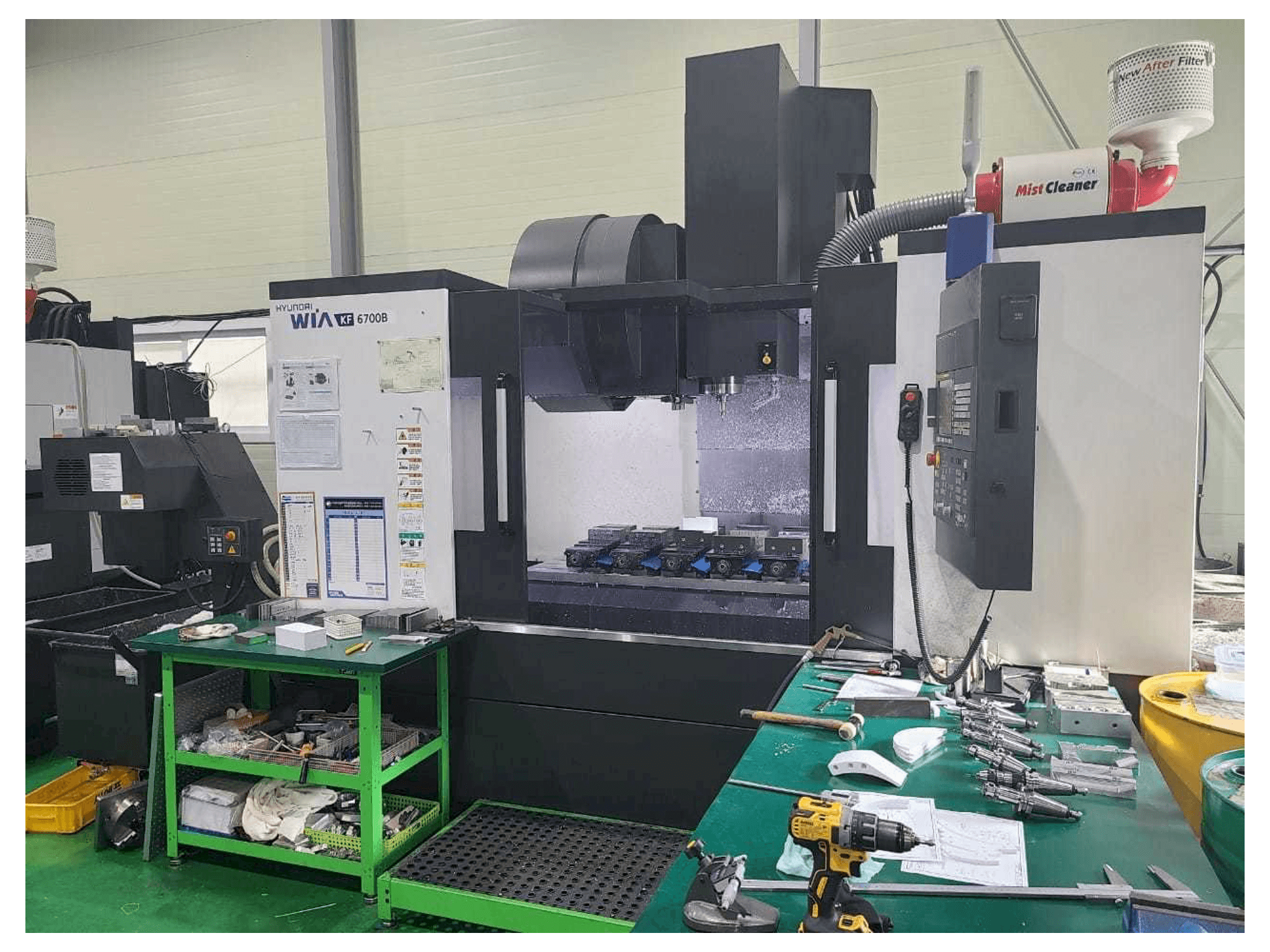 Koneen Hyundai Wia KF 6700B etunäkymä