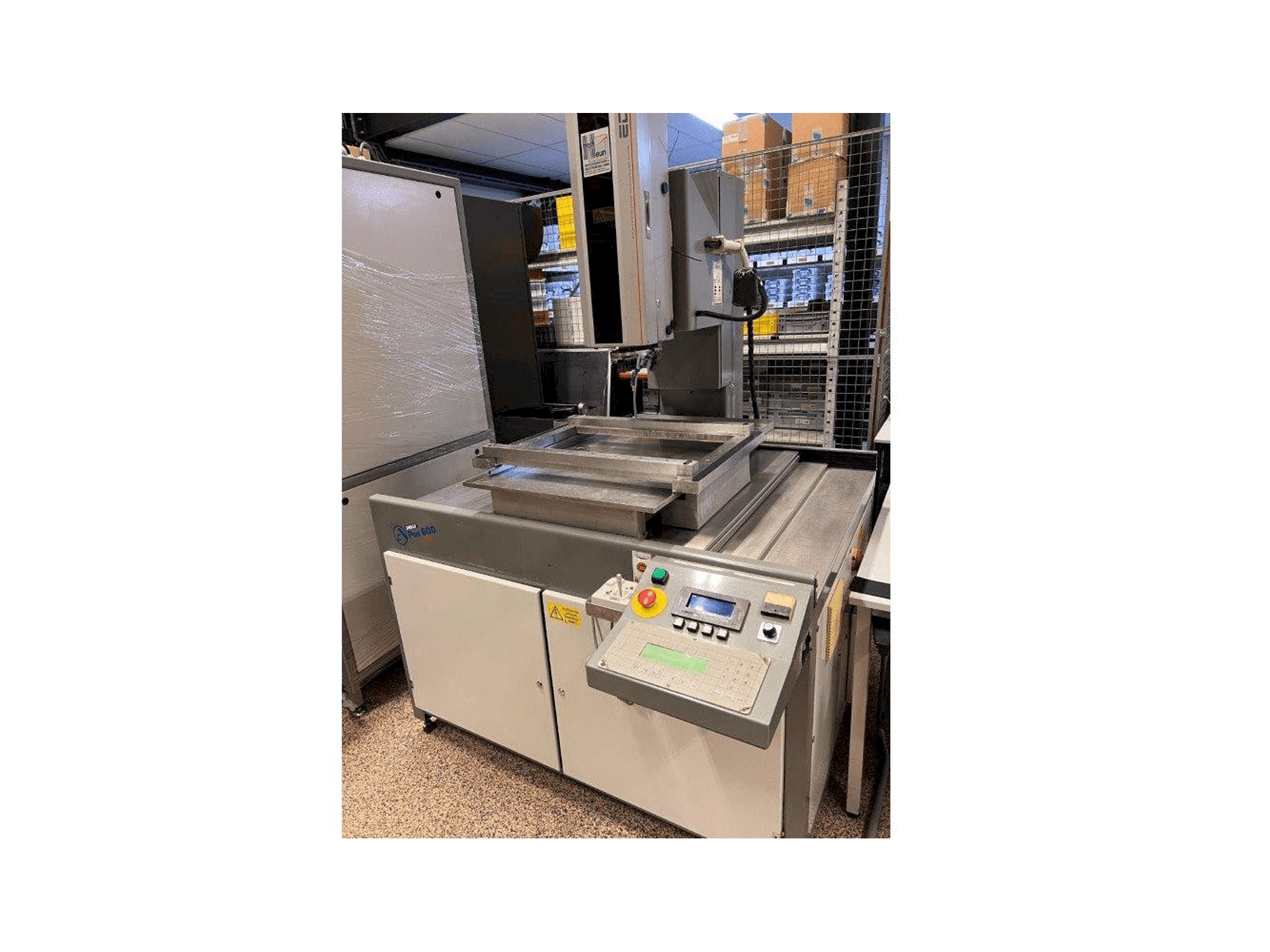 Koneen Apos 600 etunäkymä