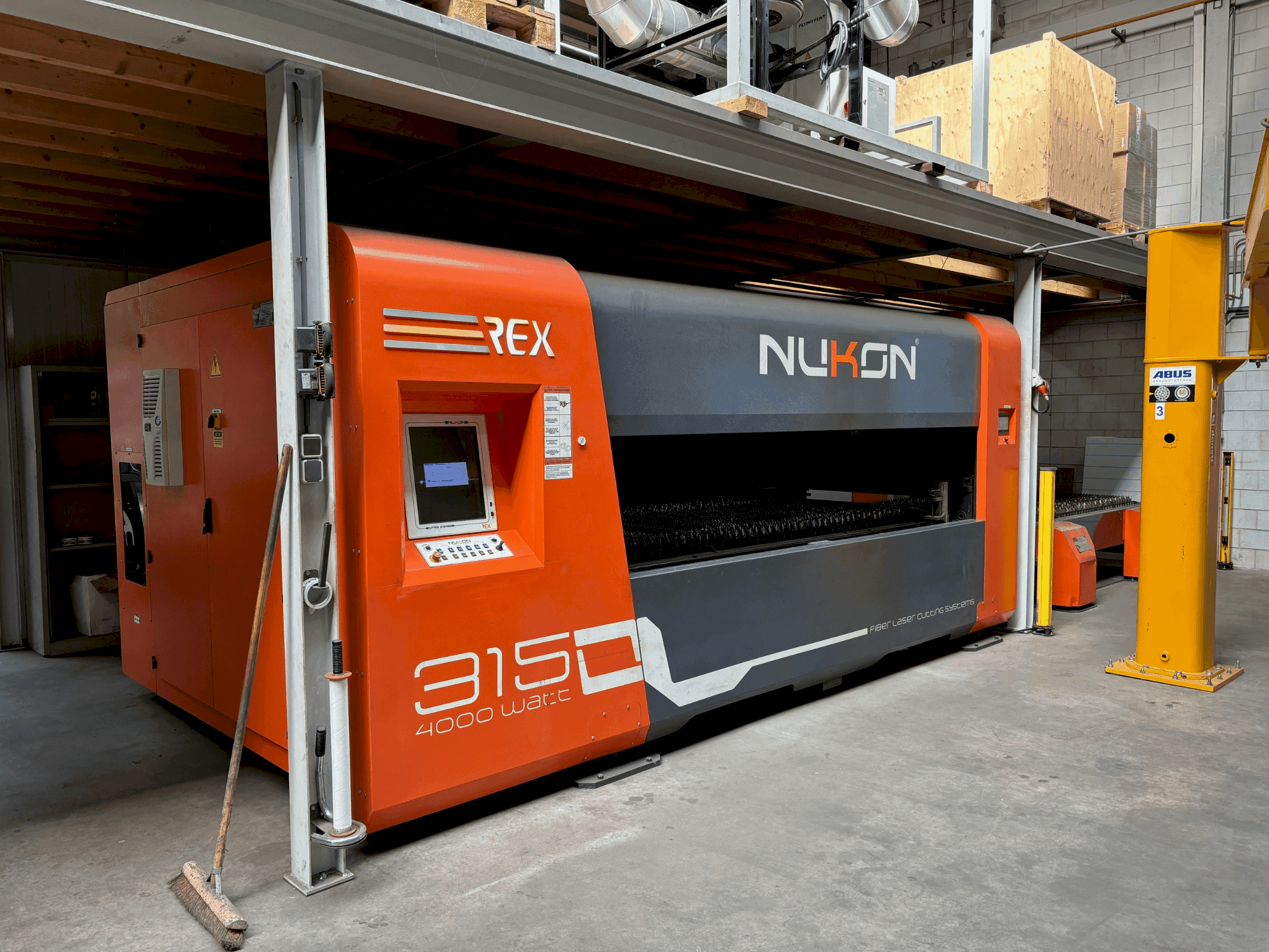 Koneen NUKON REX PP 315 4kW etunäkymä