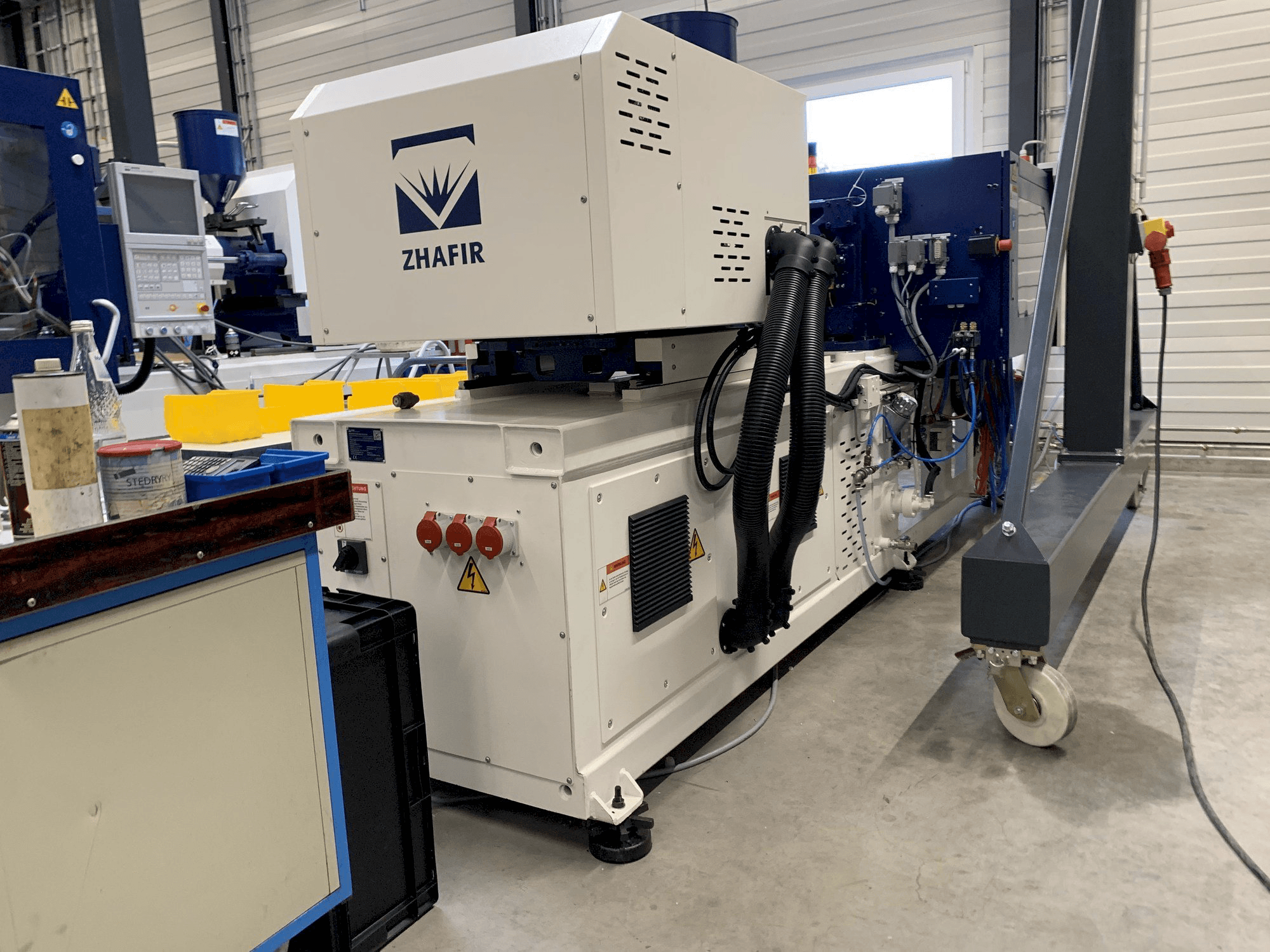 Koneen ZHAFIR ZERES 600 Haitian vasemman sivun näkymä