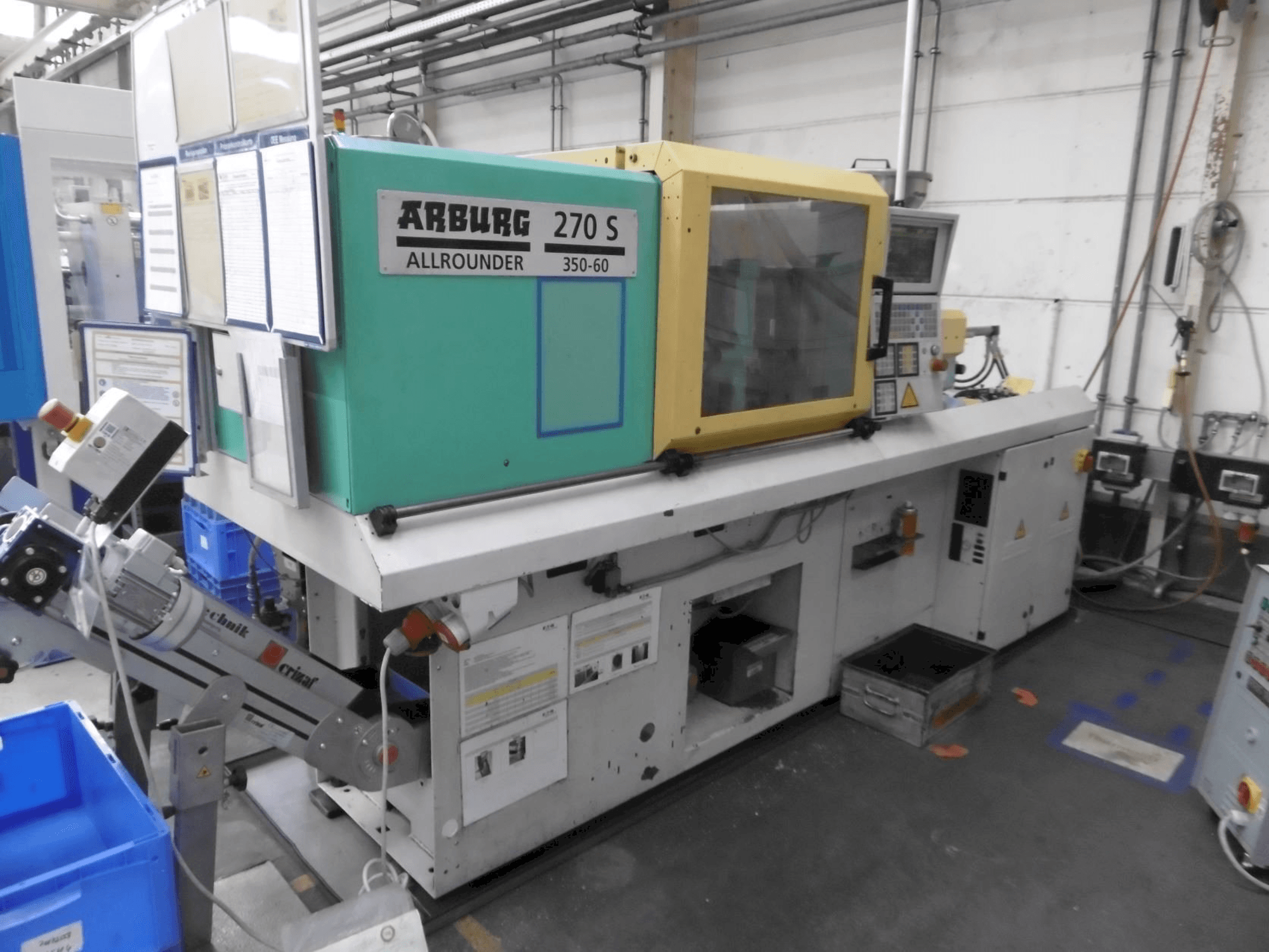 Koneen Arburg 270S-350-60 etunäkymä