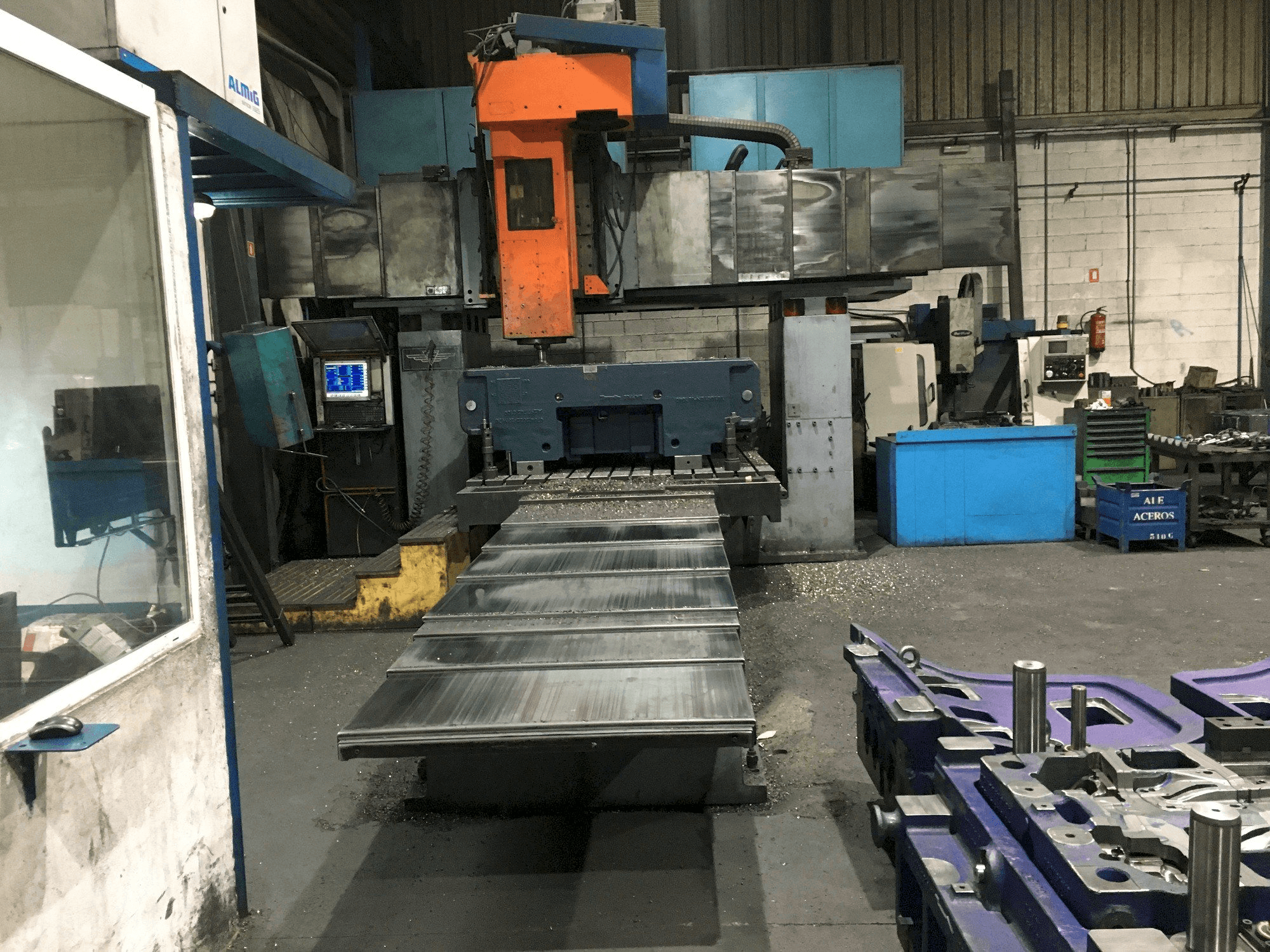 Koneen DYE FPF-2C-NC etunäkymä