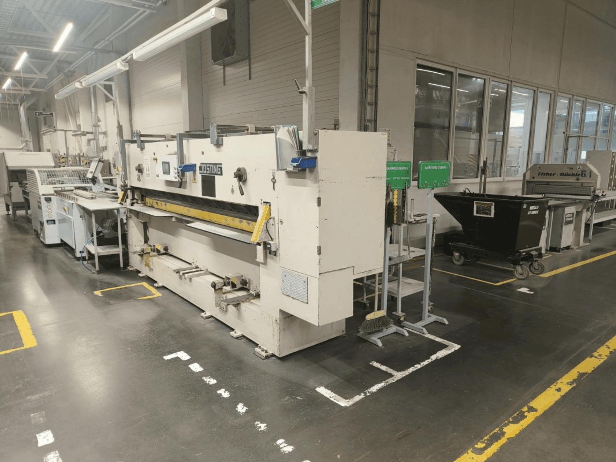 Koneen JOSTING ZFS 2800 etunäkymä