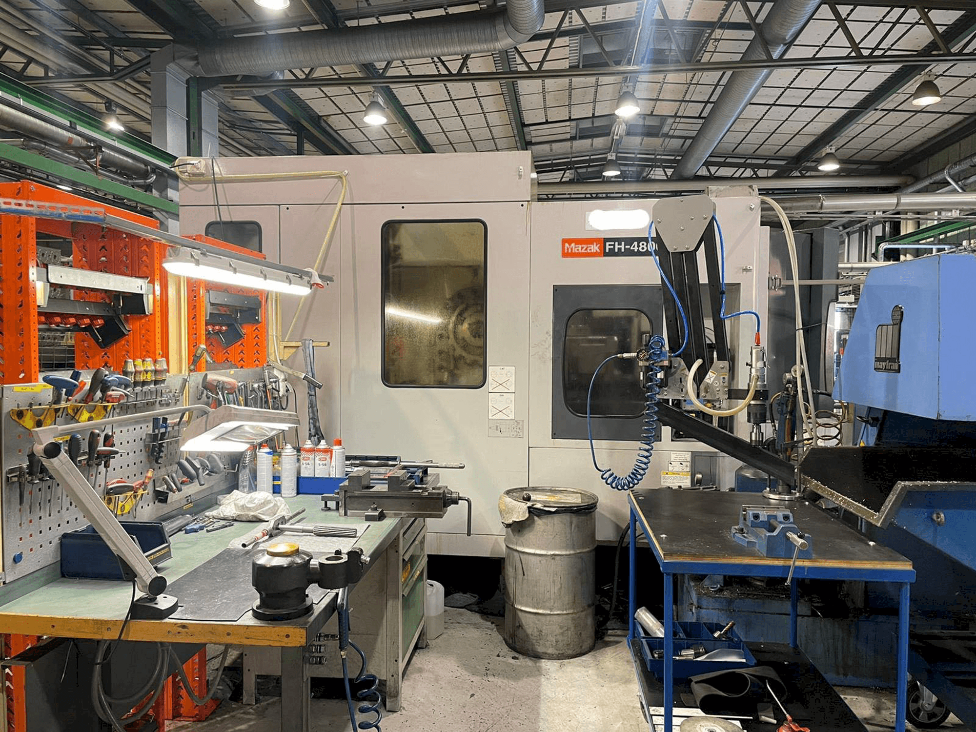 Koneen Mazak FH-4800 etunäkymä