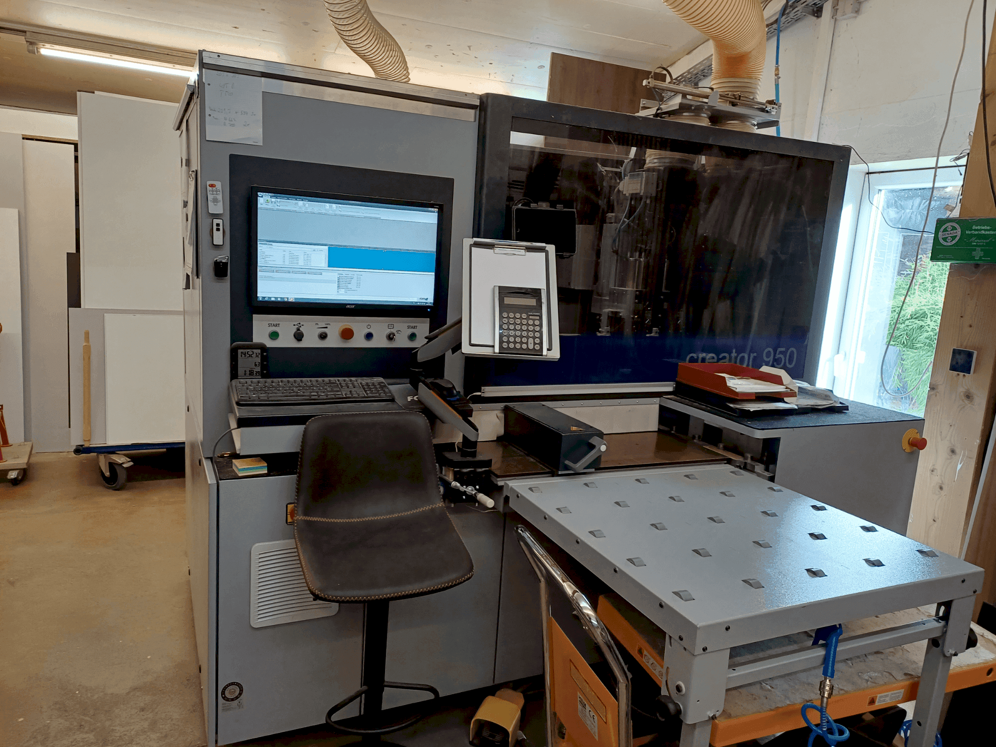 Koneen FORMAT4 CNC CREATOR 950 etunäkymä