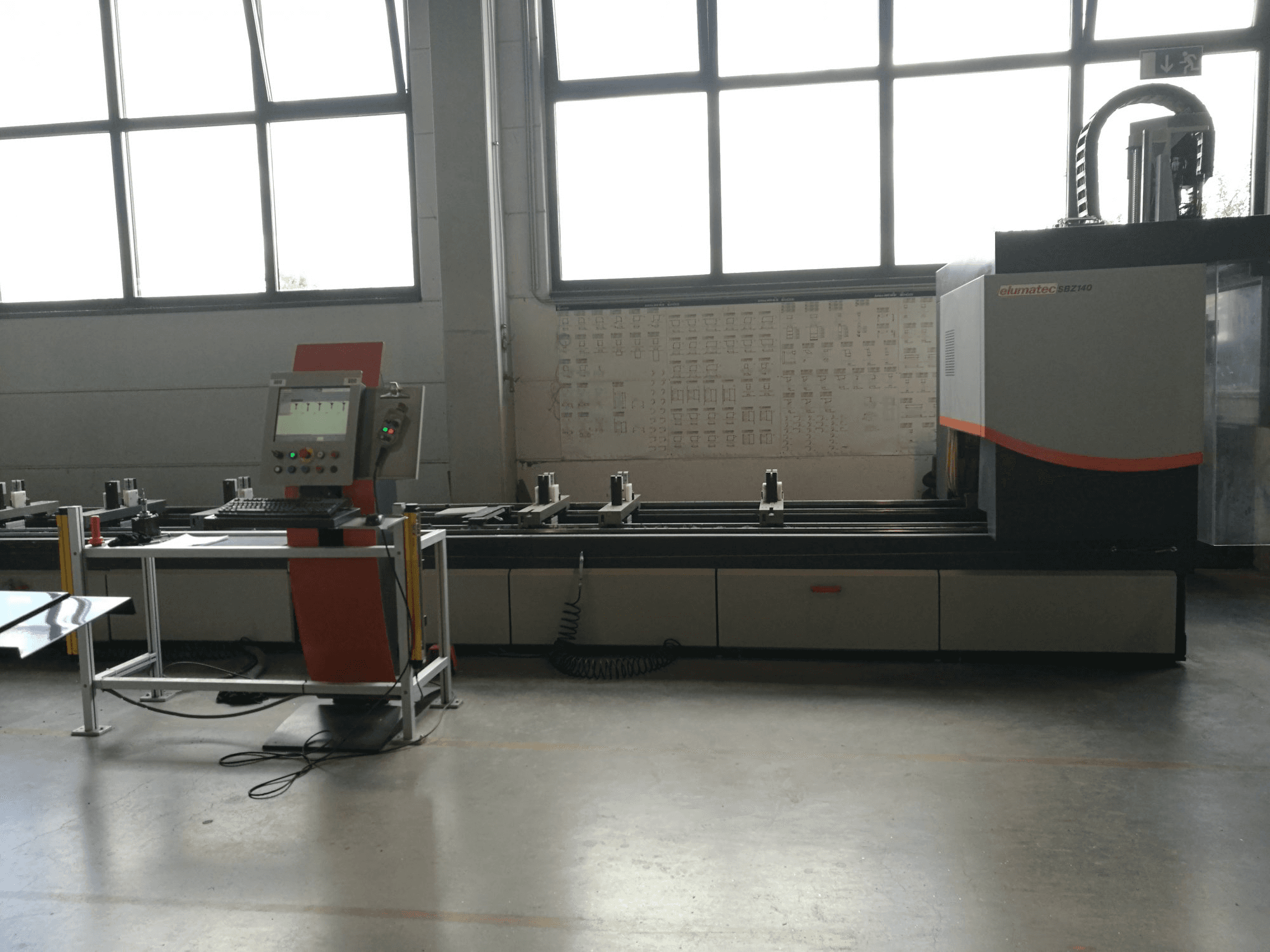 Koneen elumatec etunäkymä SBZ 140