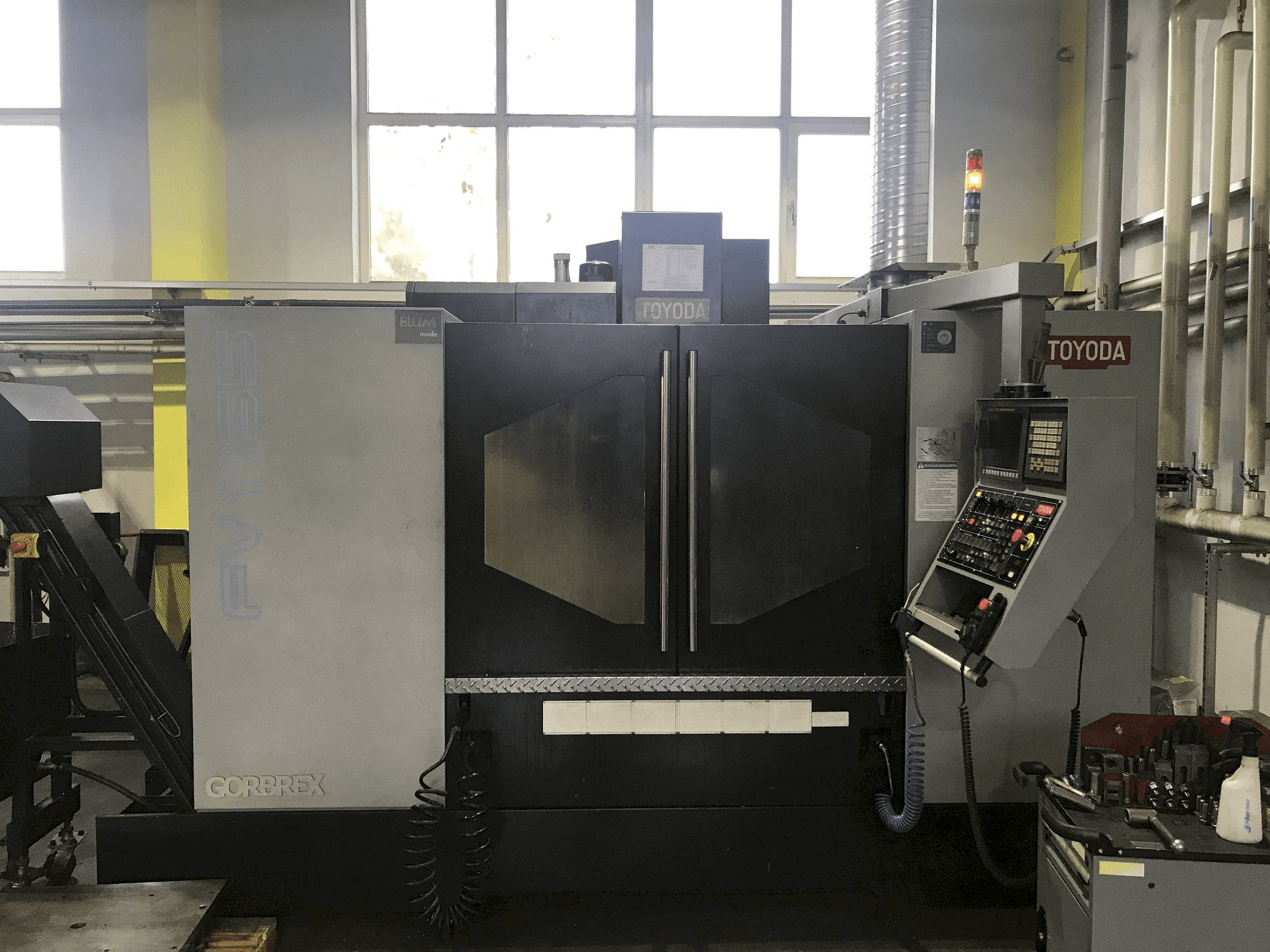 Koneen TOYODA FV1165 etunäkymä