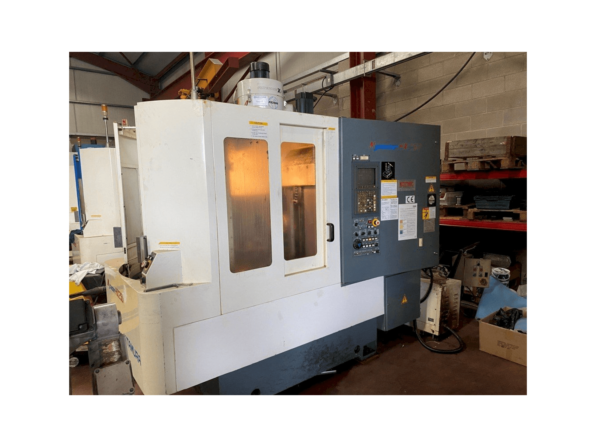 Koneen Kitamura Mycenter HX250 etunäkymä