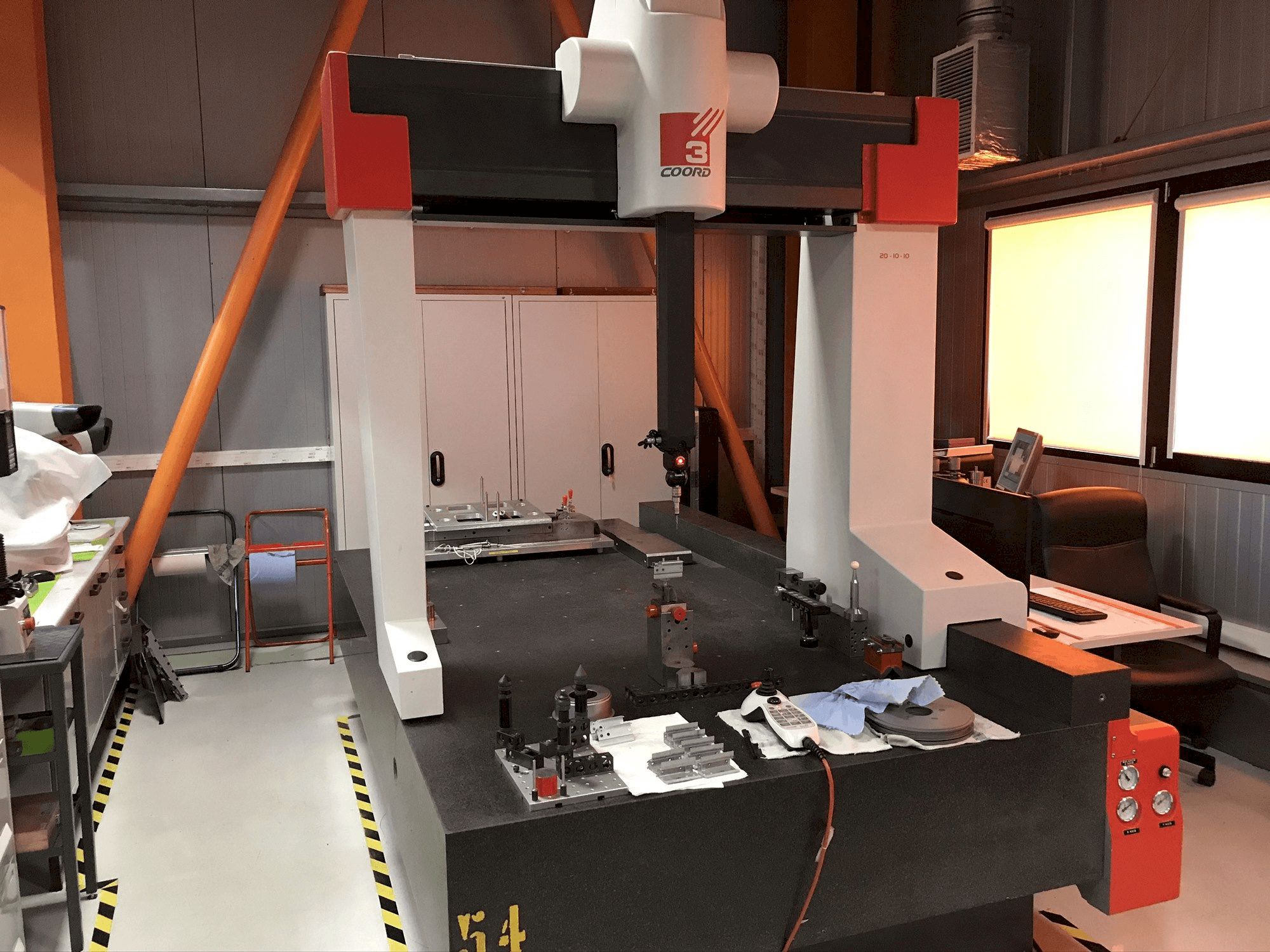 Koneen Coord3 MC16 20-10-10 etunäkymä