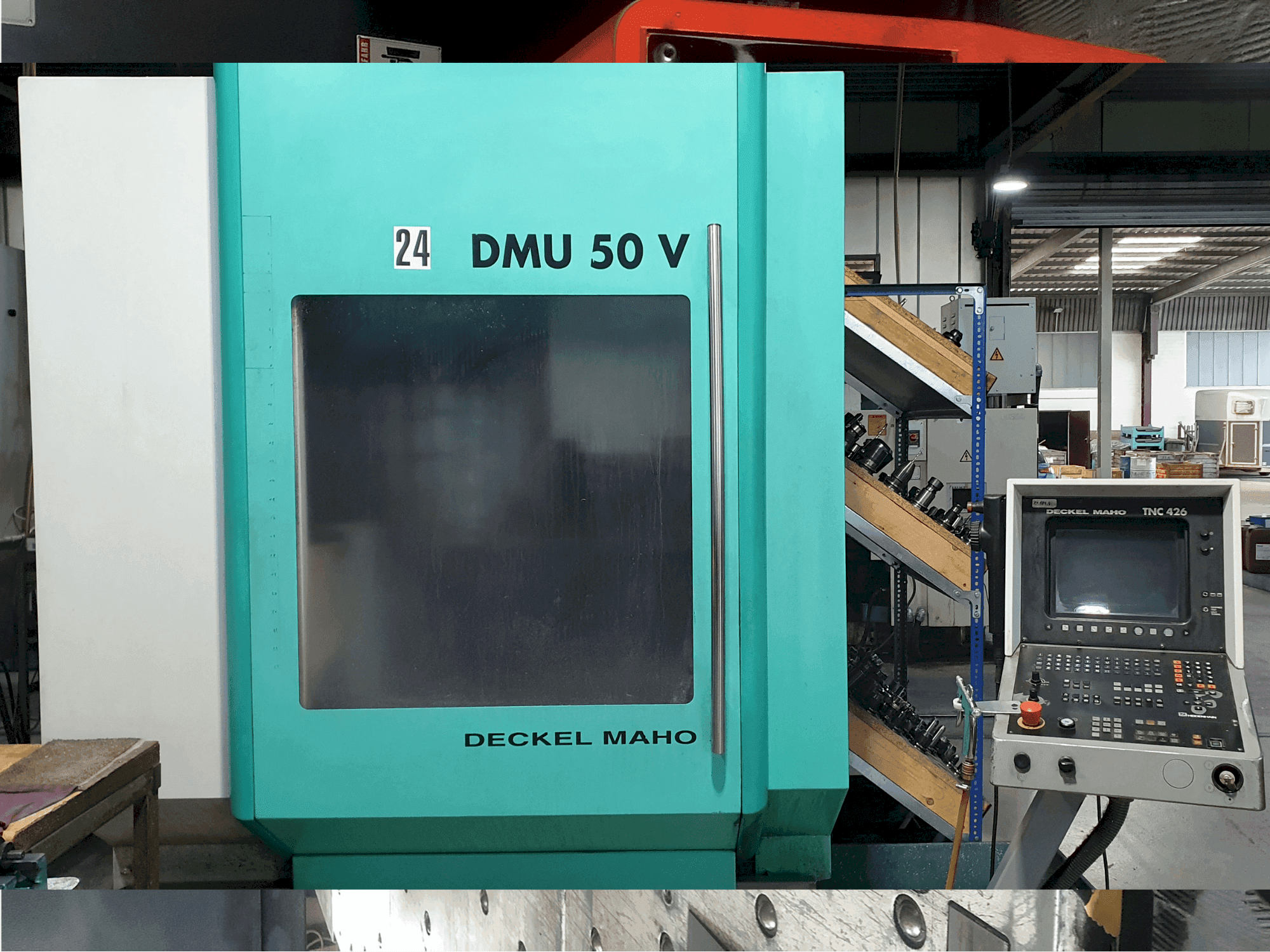Koneen DECKEL MAHO DMU 50 V etunäkymä