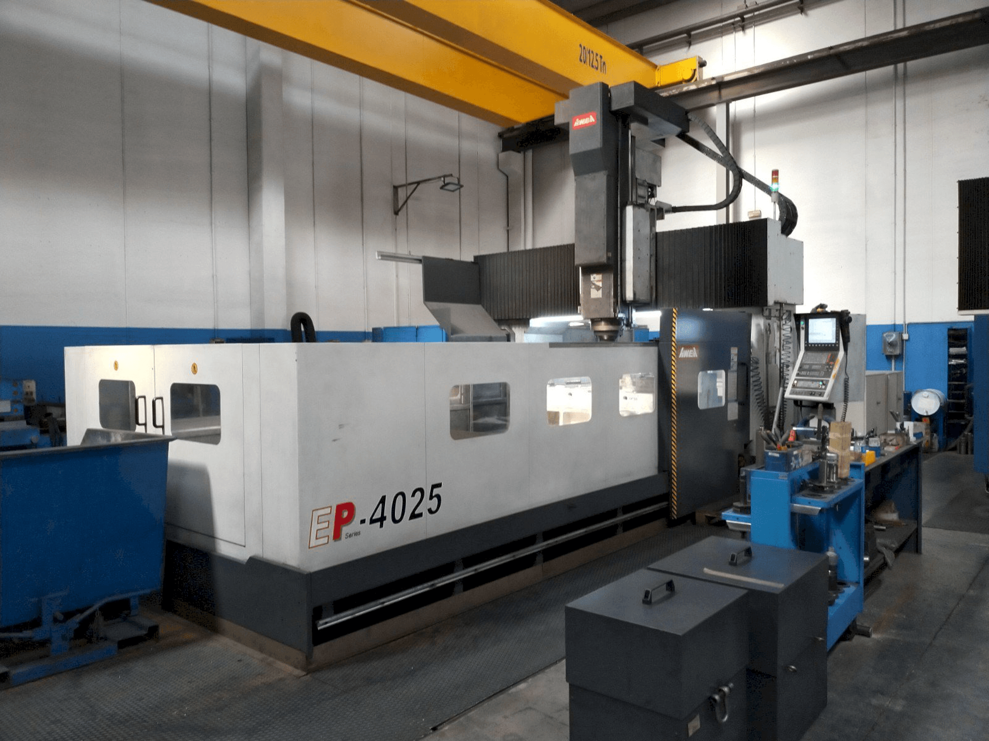 Koneen AWEA EP-4025 etunäkymä