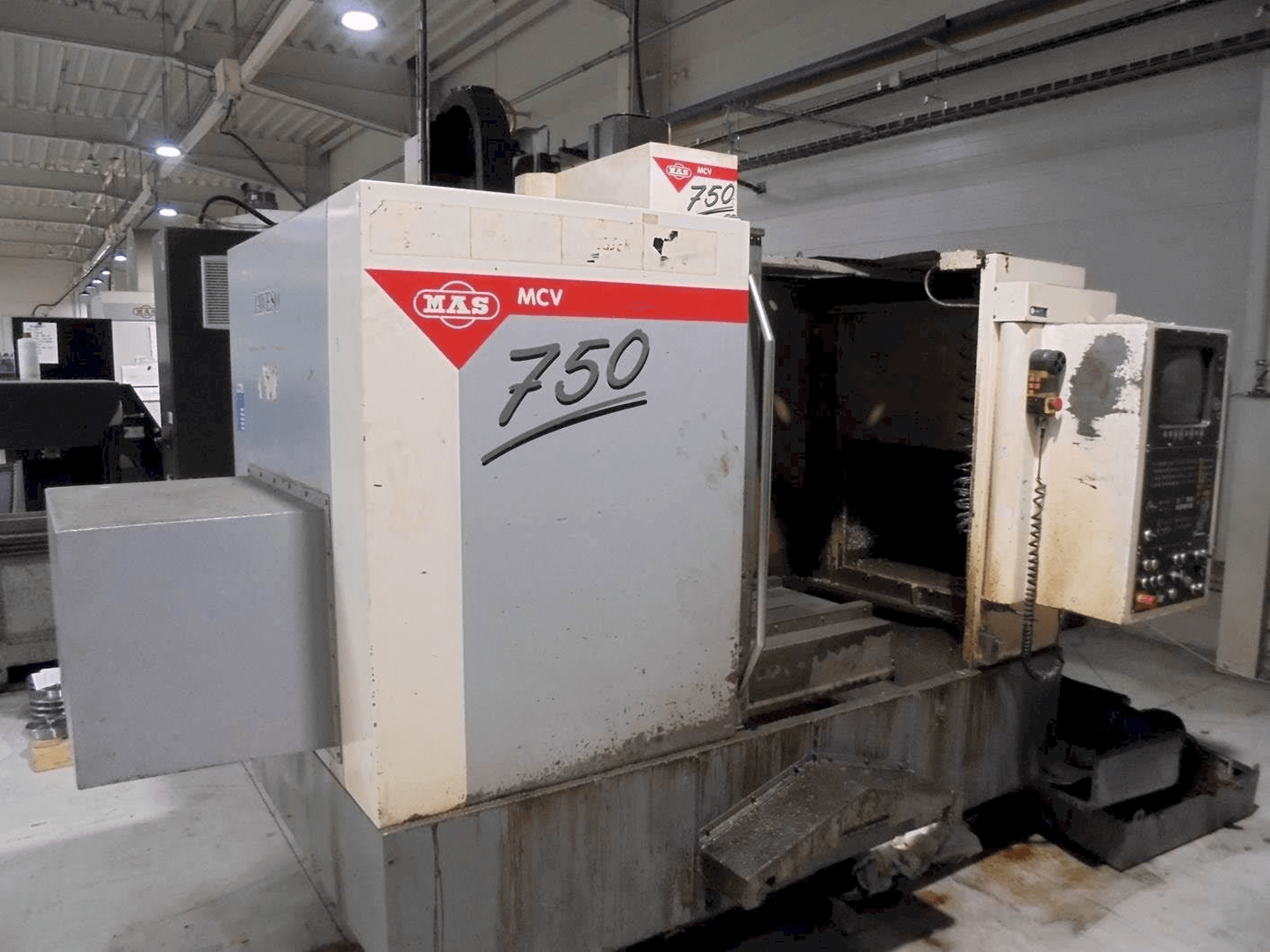 Koneen KOVOSVIT MAS MCV 750 etunäkymä