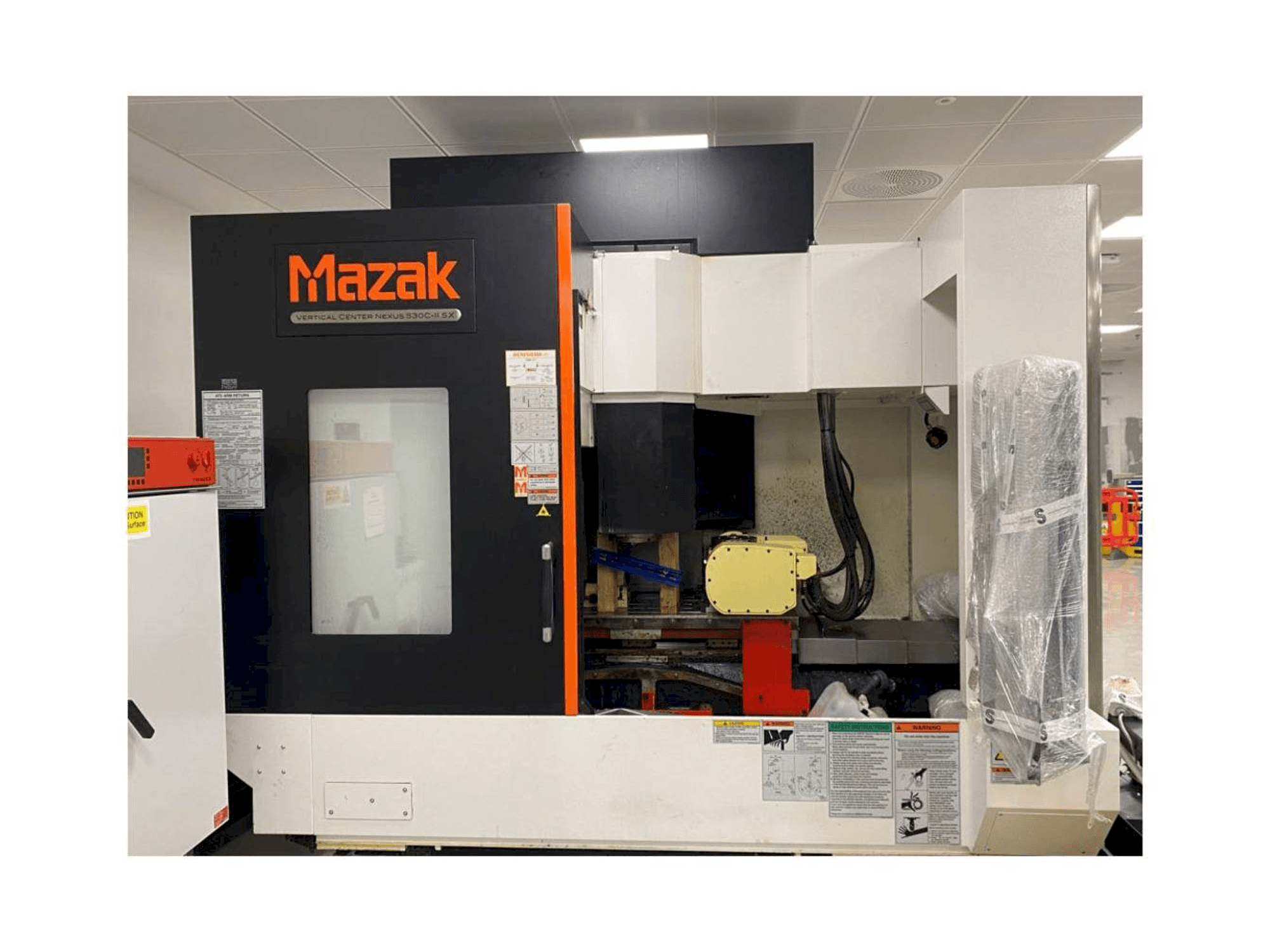 Koneen Mazak Vertical Center Nexus 530C-II 5X etunäkymä