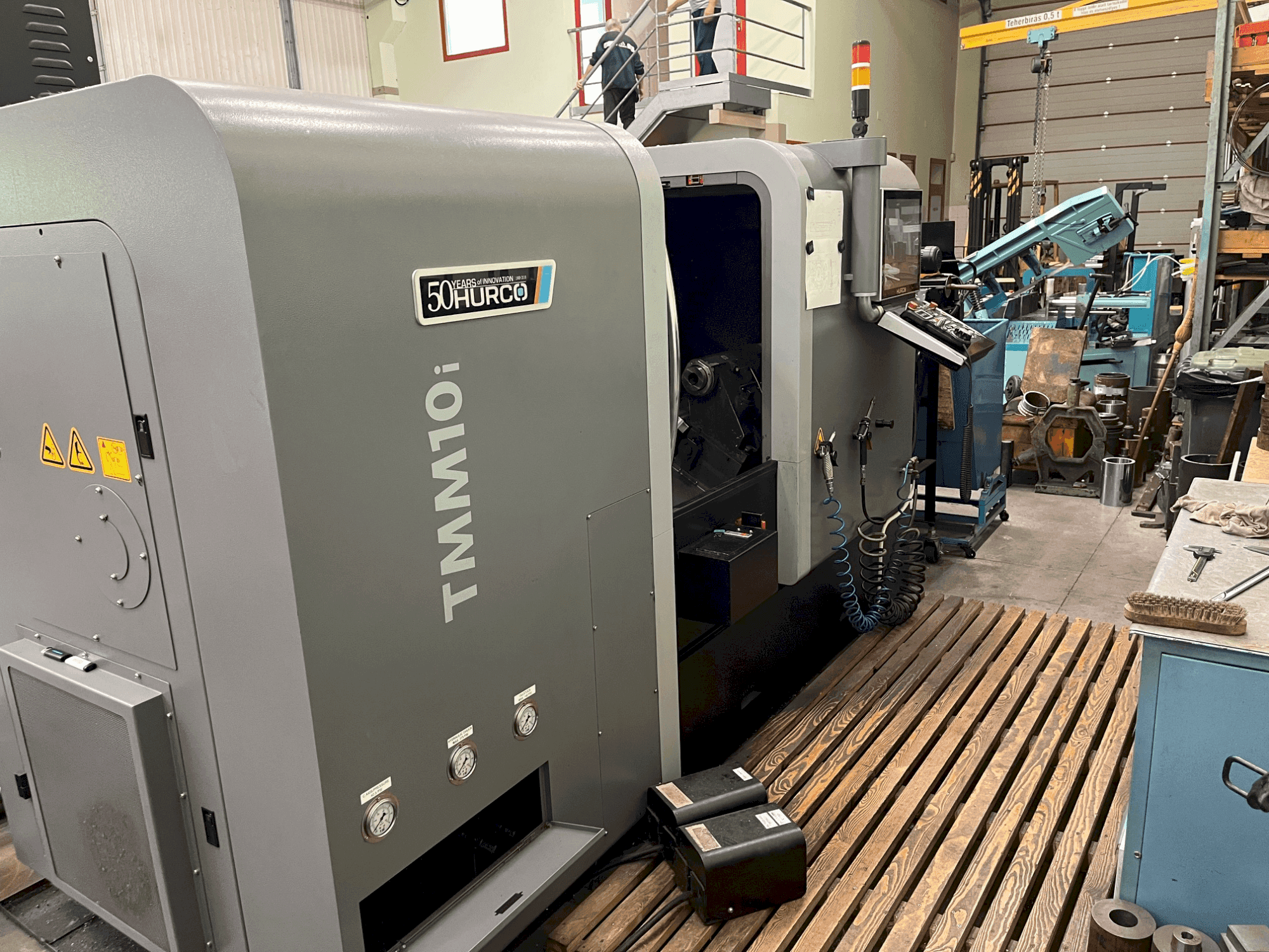 Koneen Hurco TMM10i etunäkymä