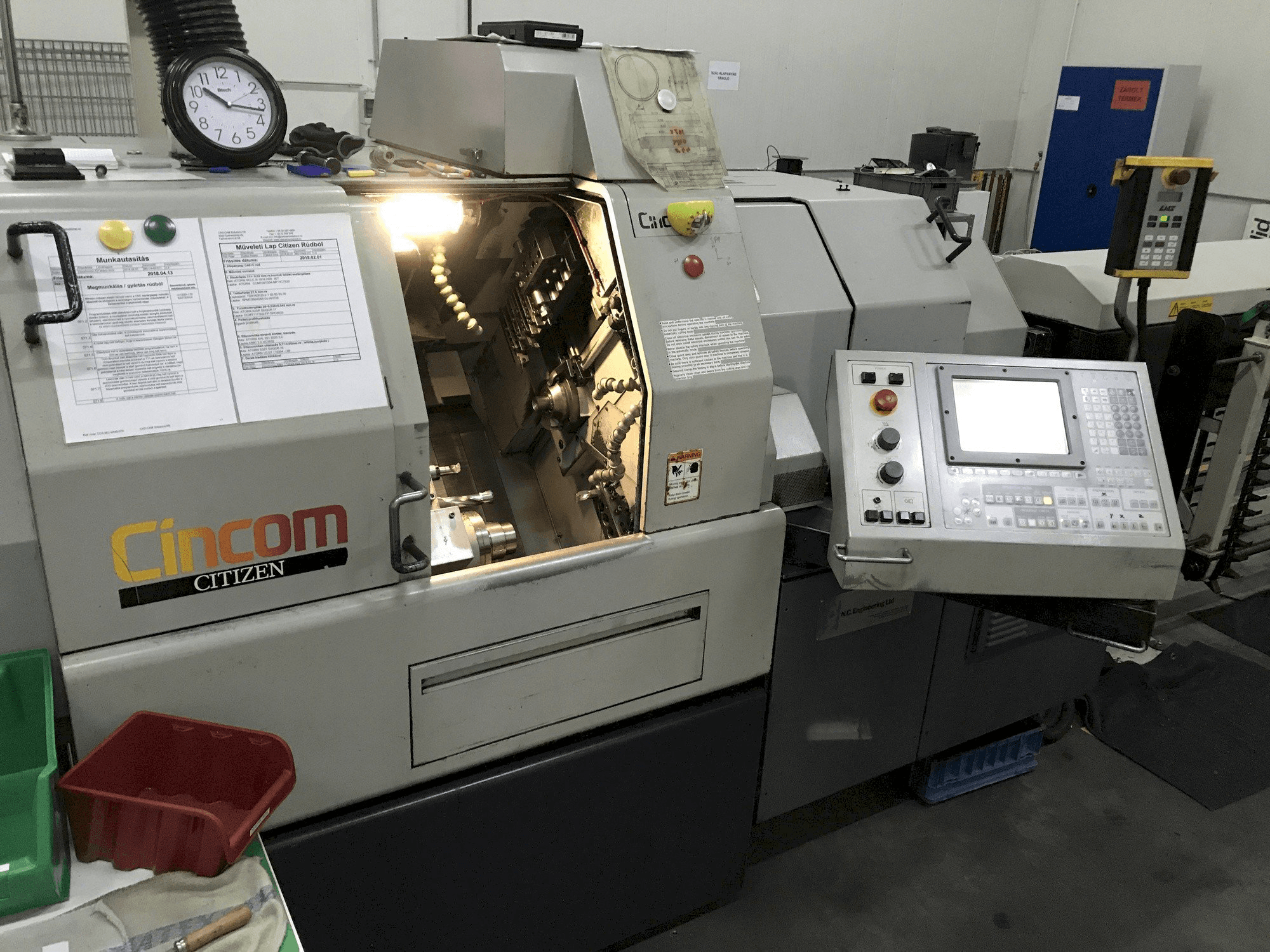 Koneen Citizen Cincom L32 etunäkymä