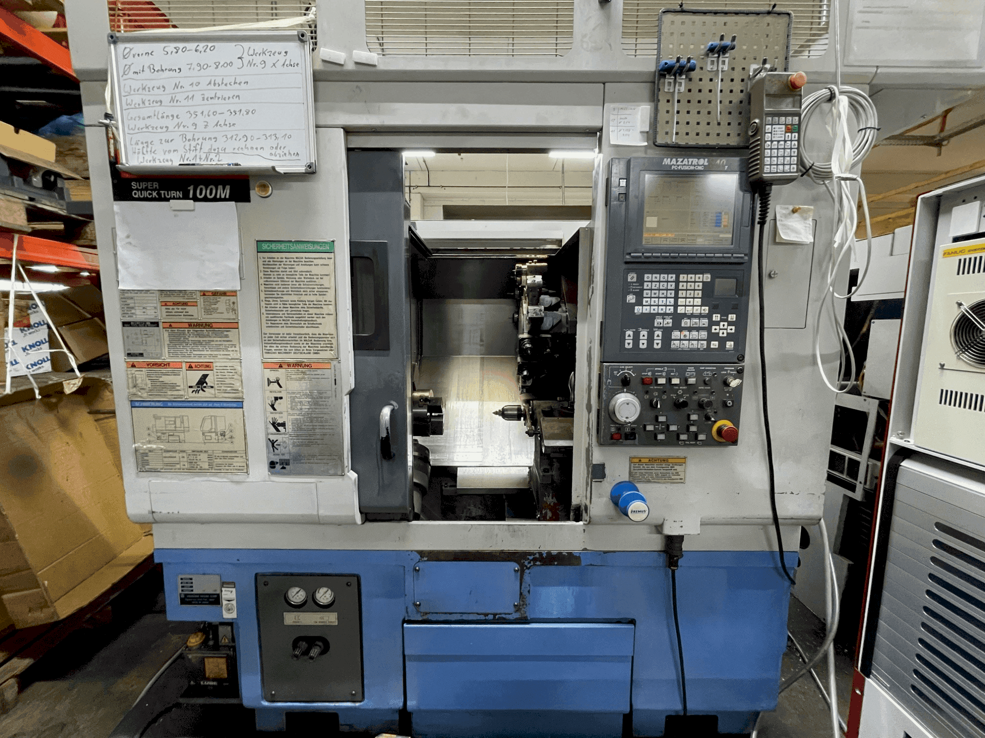 Koneen Mazak SQT 100M etunäkymä