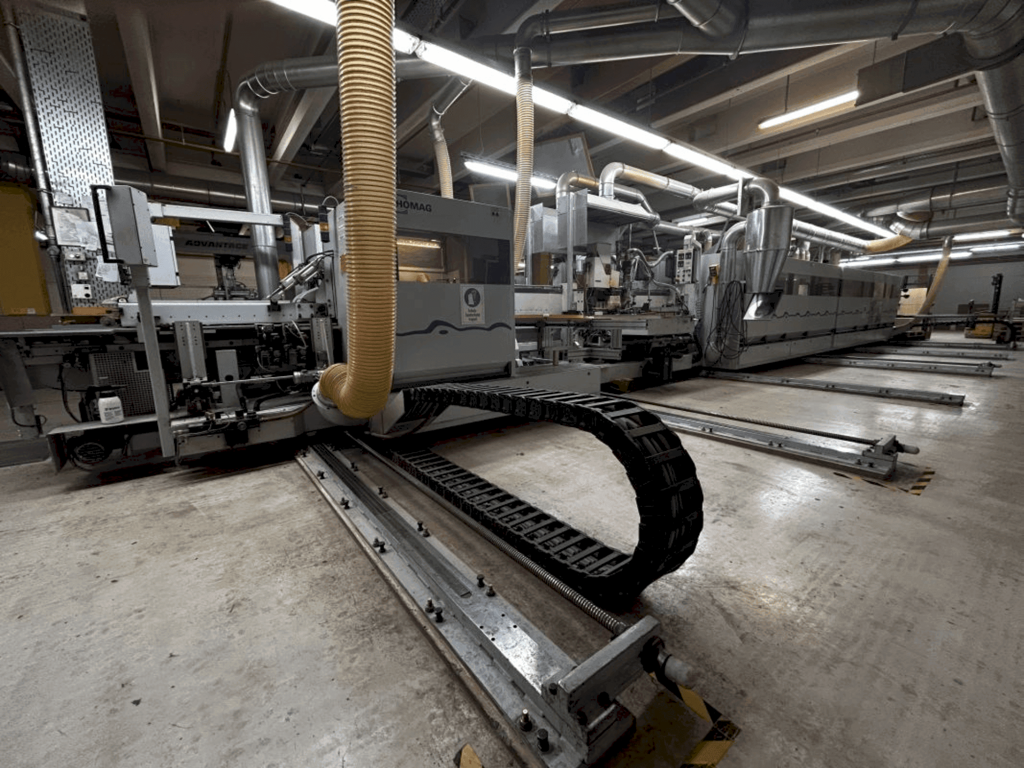 Koneen HOMAG WEEKE PROFI KFL20/29/QA/25 etunäkymä