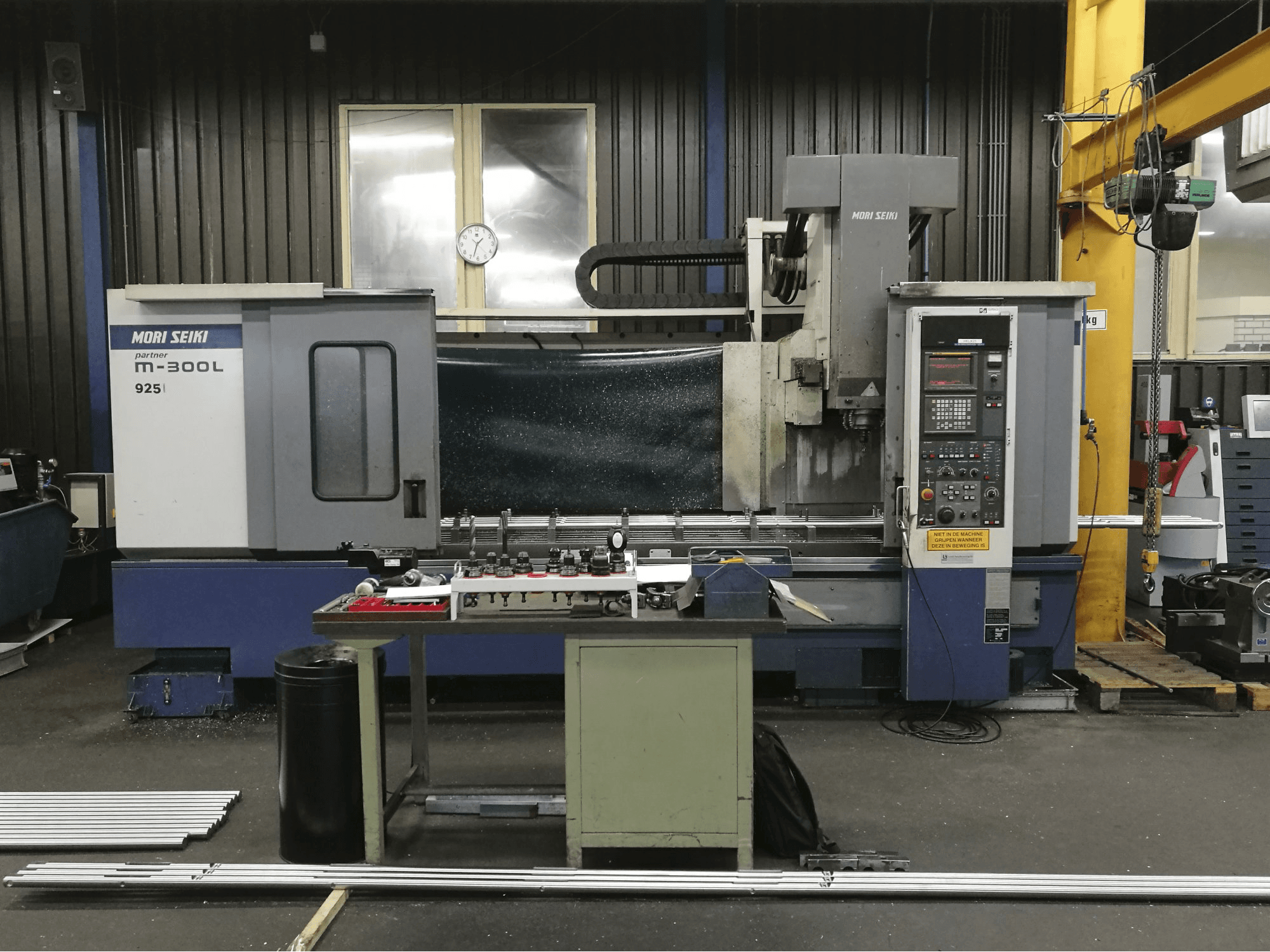 Koneen MORI SEIKI etunäkymäM-300L2