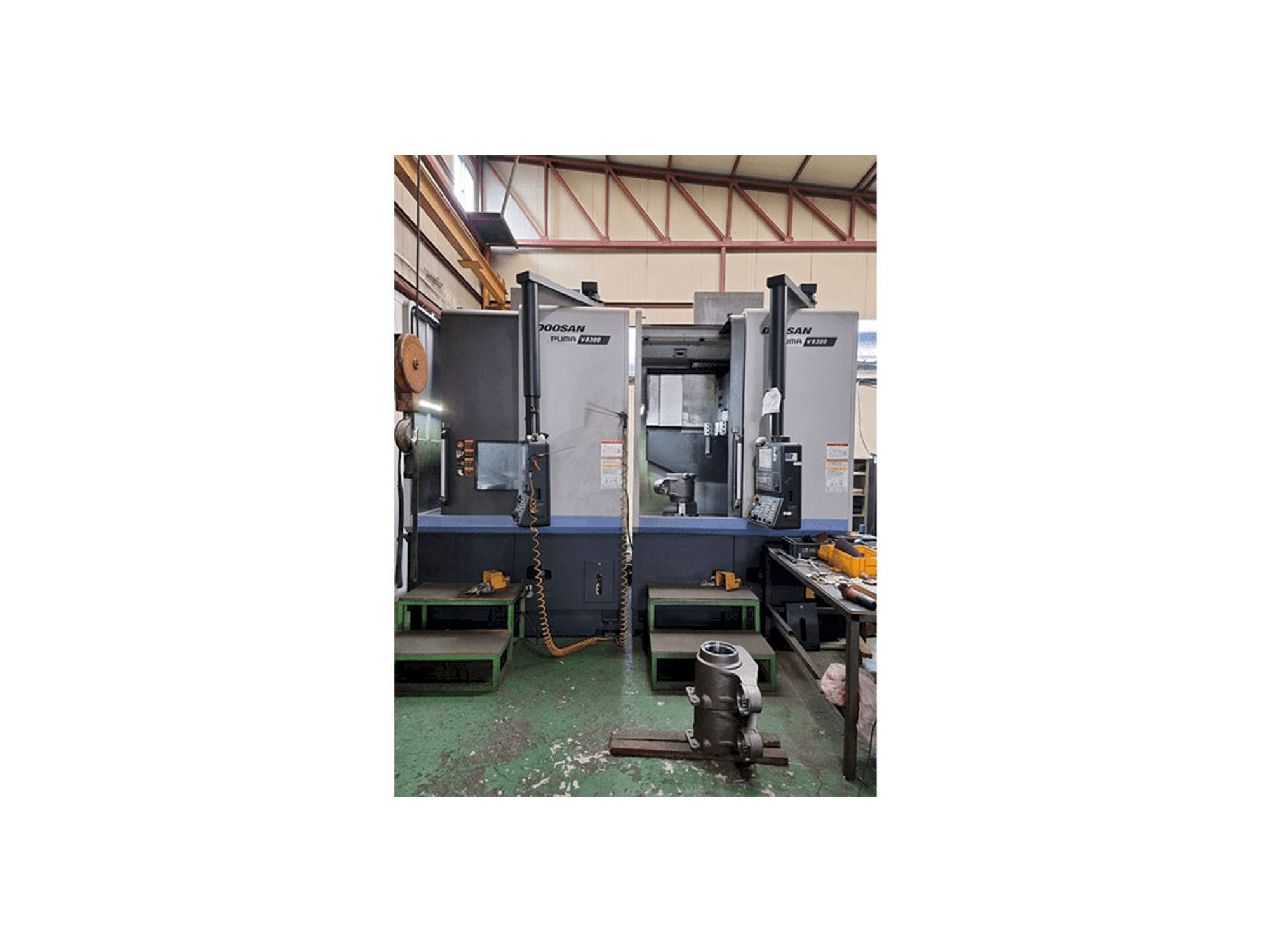 Koneen Doosan Puma V8300 etunäkymä