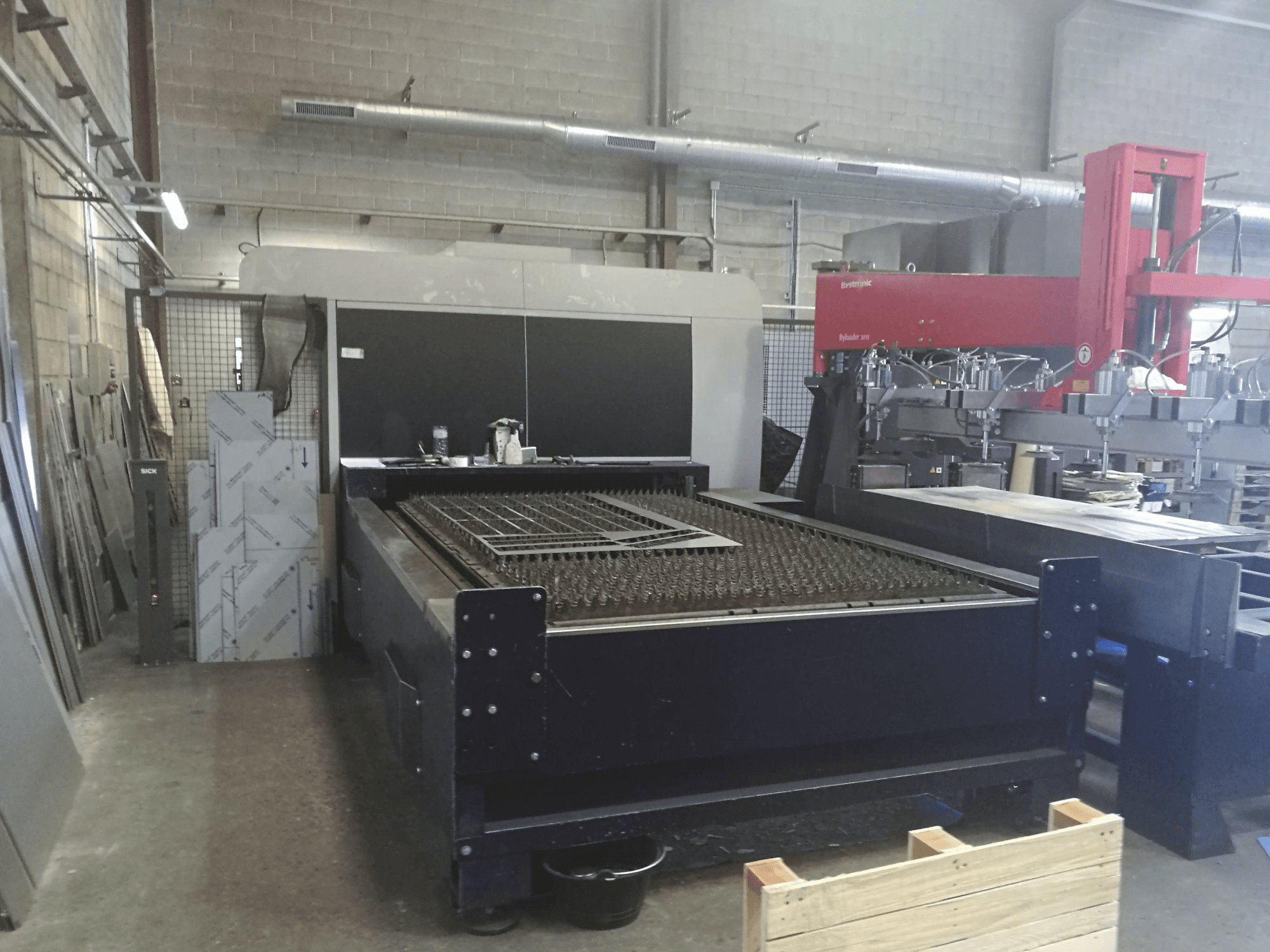 Koneen Bystronic BySprint Fiber 3015 Etunäkymä
