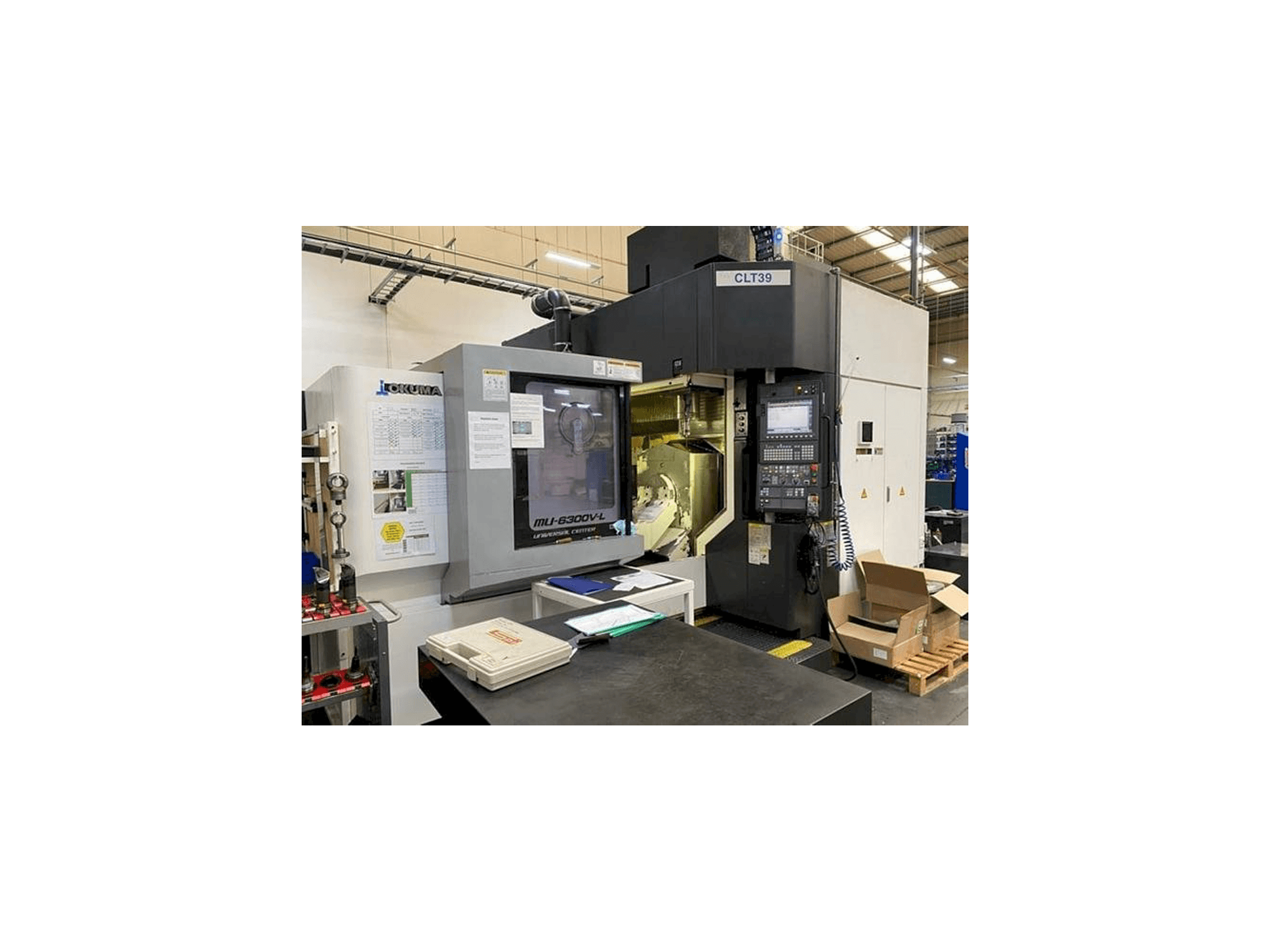 Koneen Okuma MU 6300V-L etunäkymä