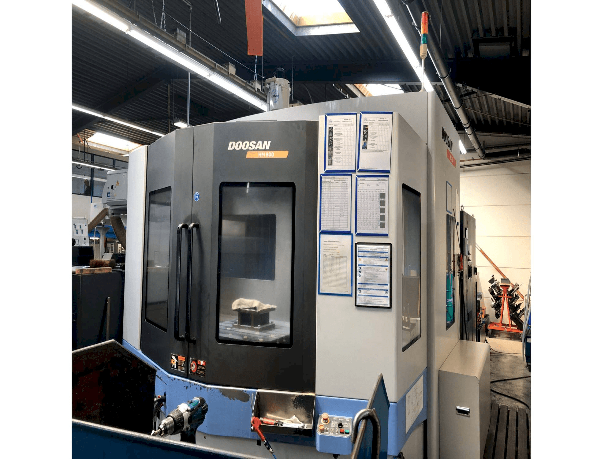 Koneen Doosan HM 800 etunäkymä