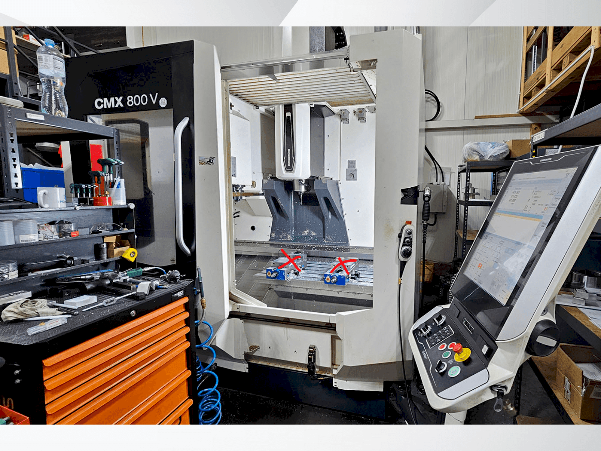 Koneen DMG CMX 800V etunäkymä