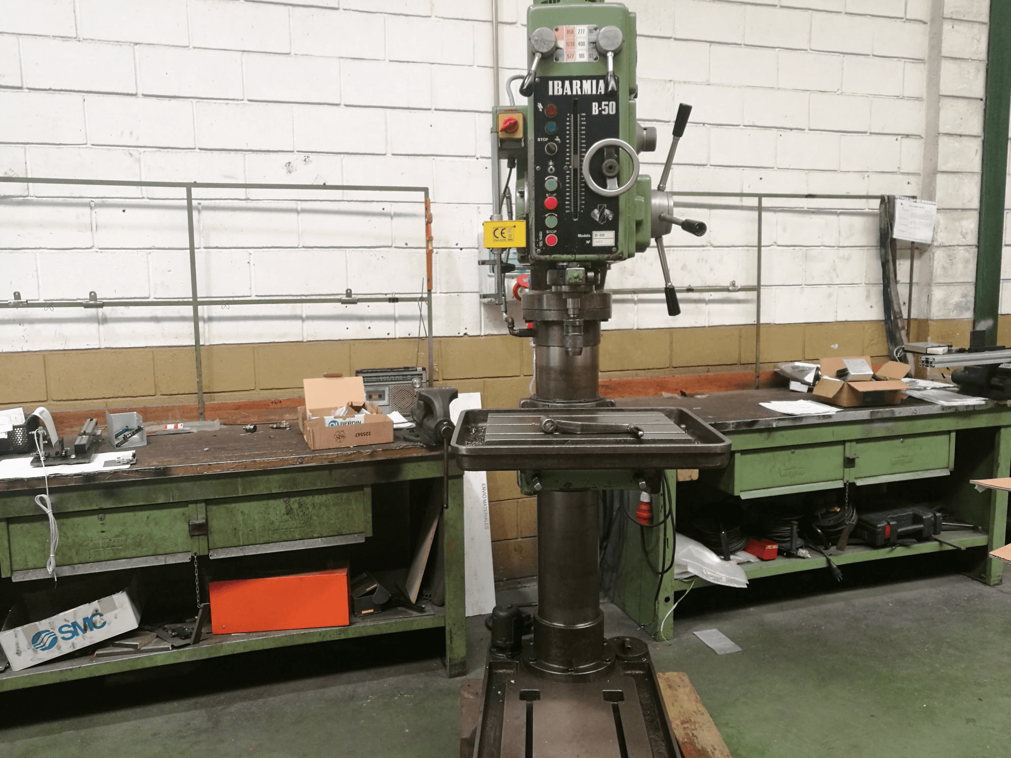 Koneen 1 IBARMIA etunäkymä B-50