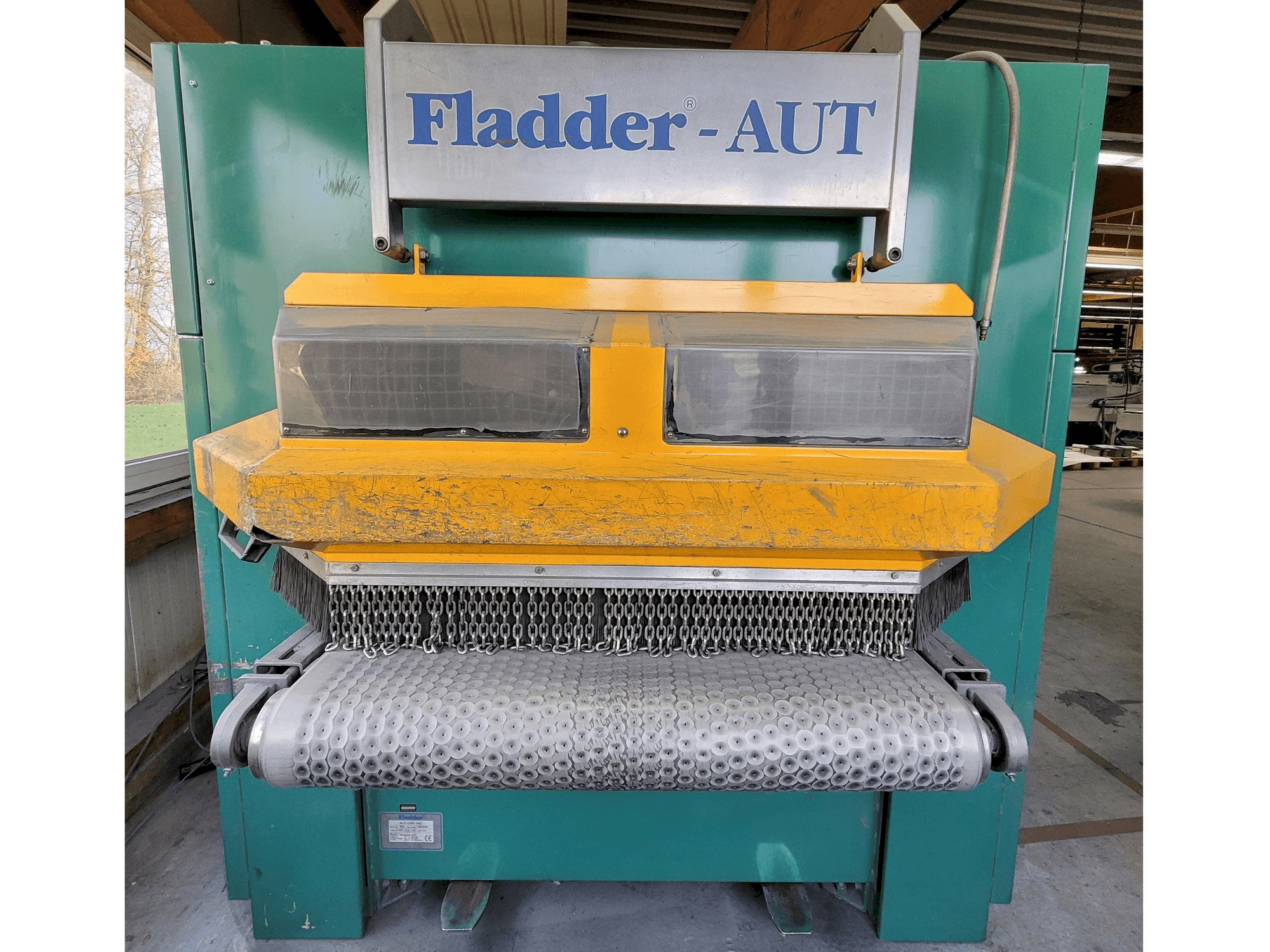 Koneen Fladder AUT-1000 VAC etunäkymä