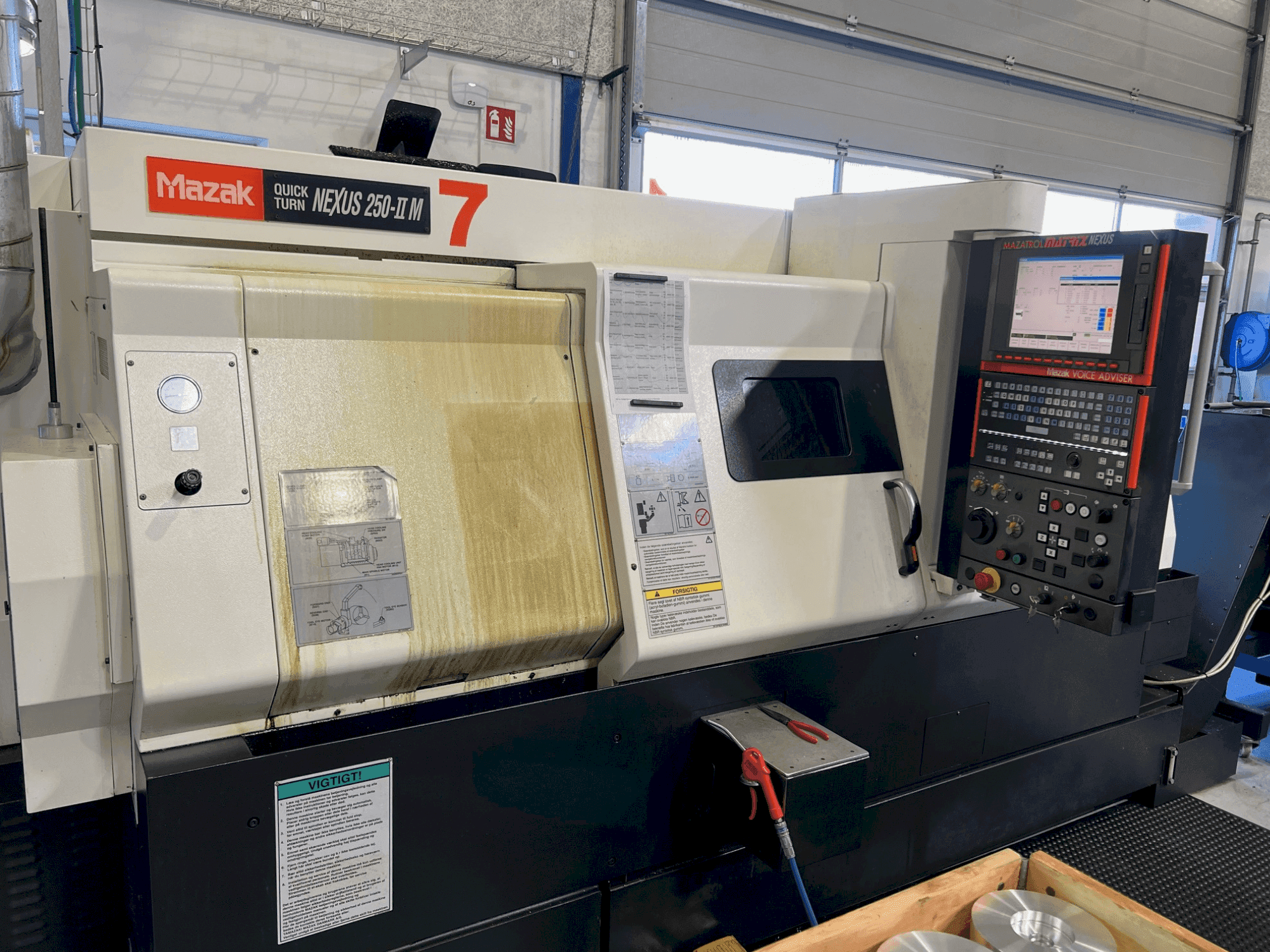 Koneen Mazak QTN 250-II M etunäkymä