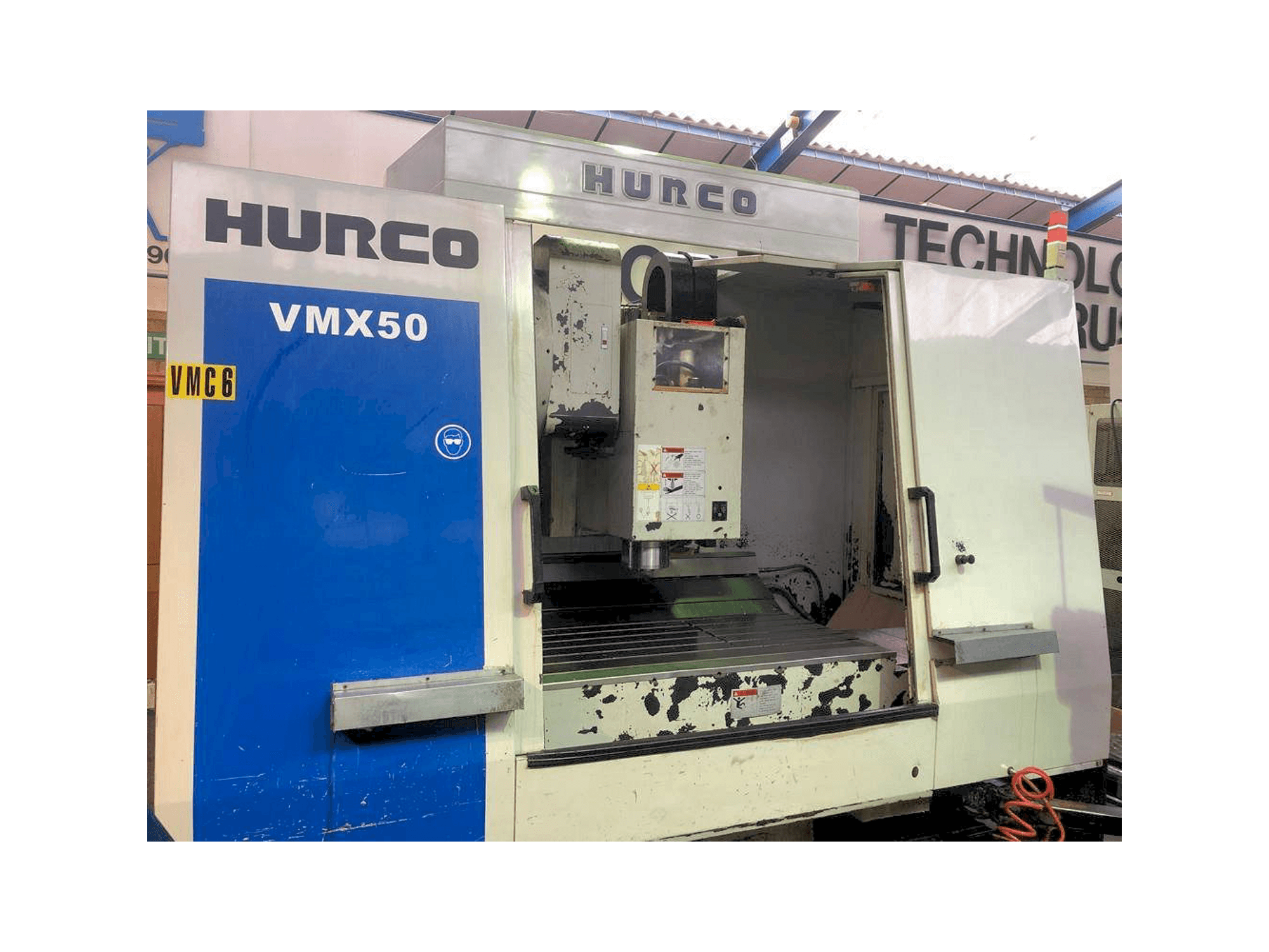 Koneen Hurco VMX 50/40T etunäkymä