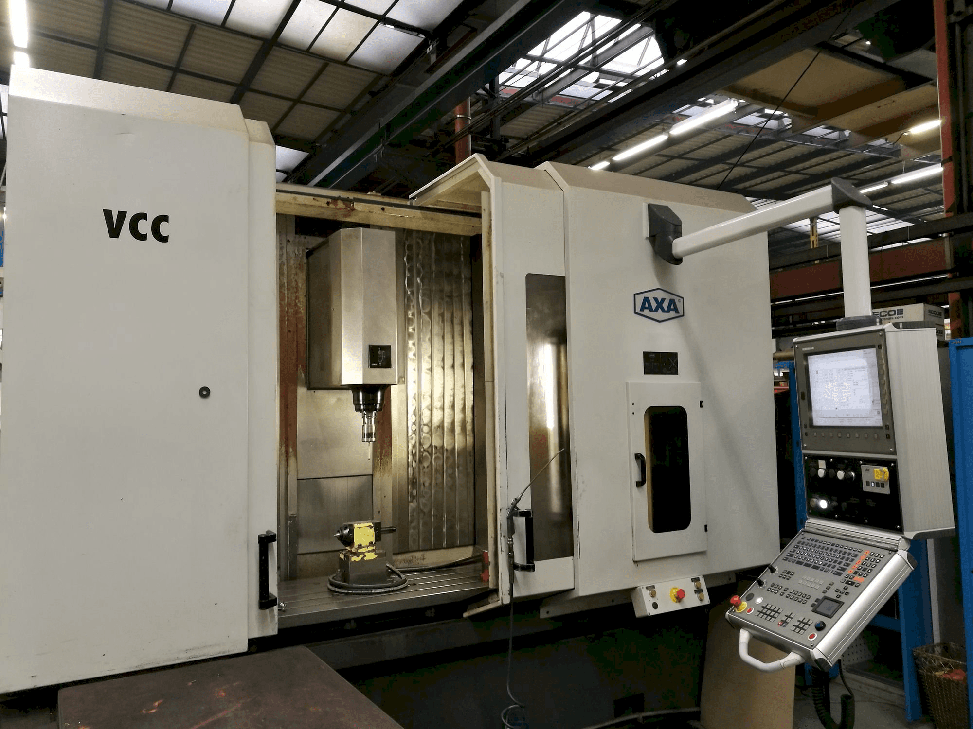 Koneen AXA VCC 1200 etunäkymä