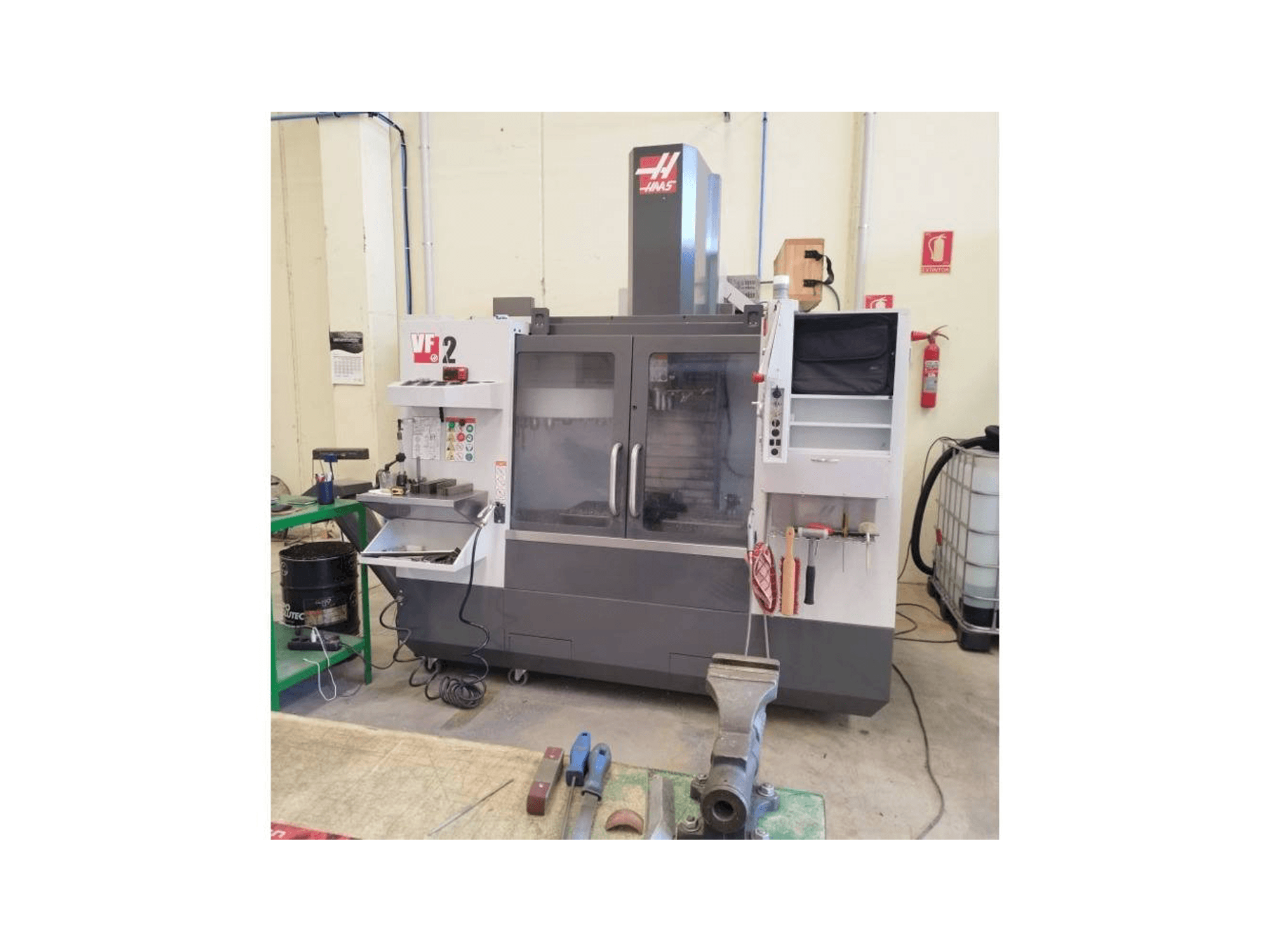 Koneen HAAS VF-2 etunäkymä